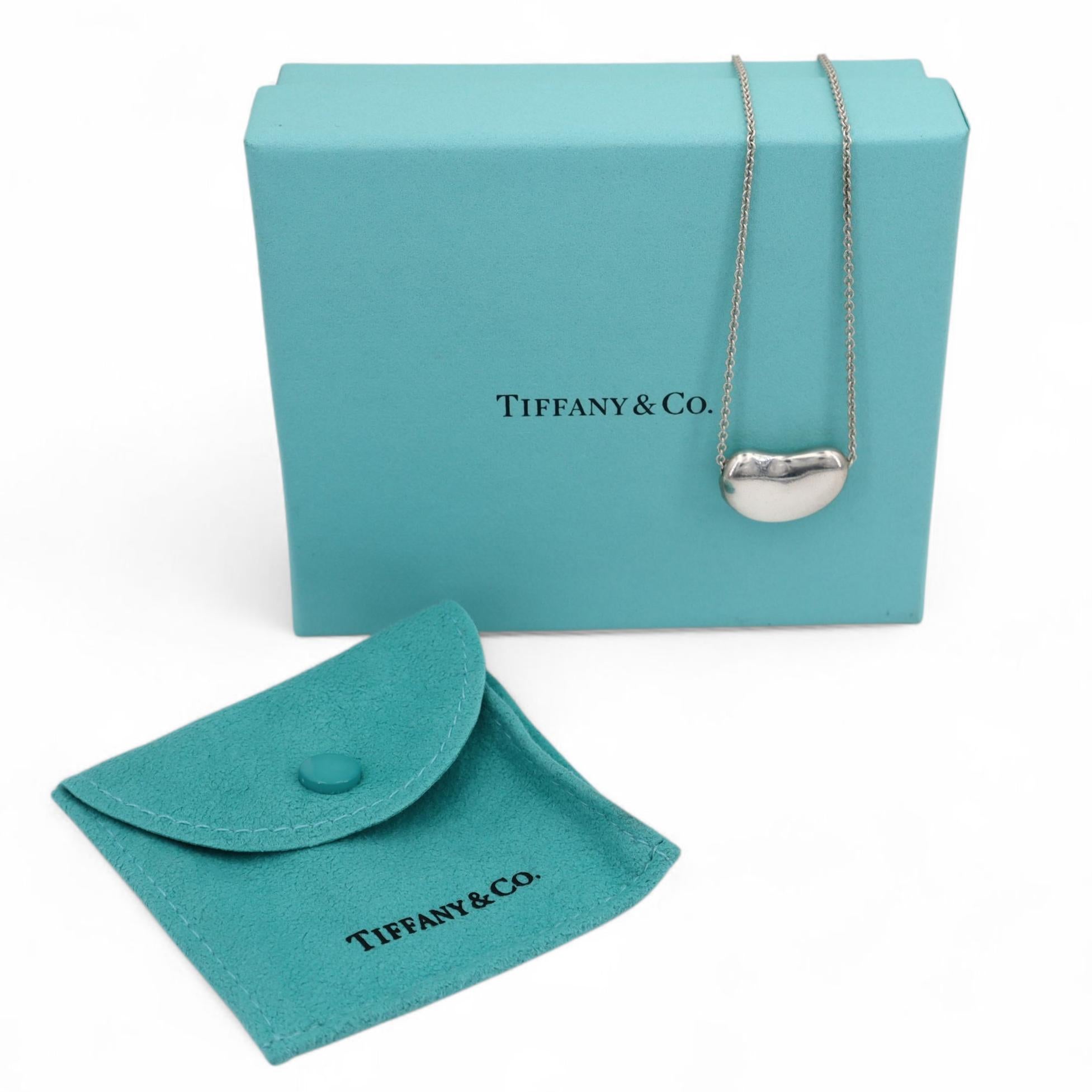 Tiffany & Co. Collier de haricots en argent Elsa Peretti en vente 1
