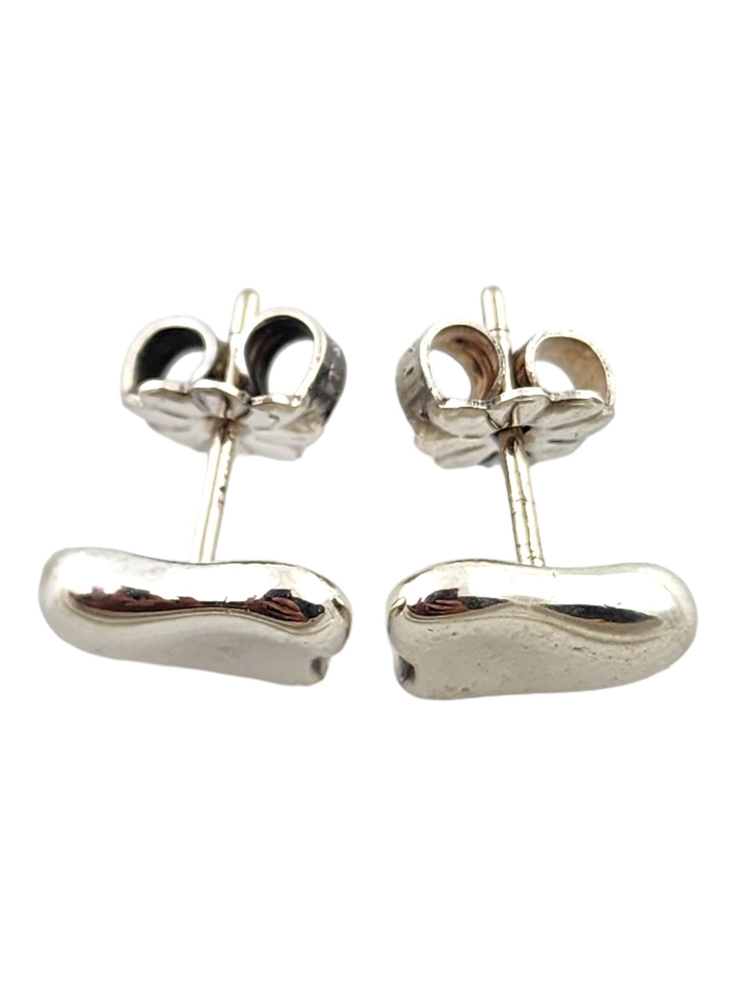 Tiffany & Co Elsa Peretti Sterling Silver Full Heart Earrings

This gorgeous set of heart stuff earrings by amazing designer Tiffany & Co were crafted from sterling silver for a beautiful finish!

Size: 7.3mm X 10mm X 2.5mm

Weight: 1.1 dwt/ 1.8