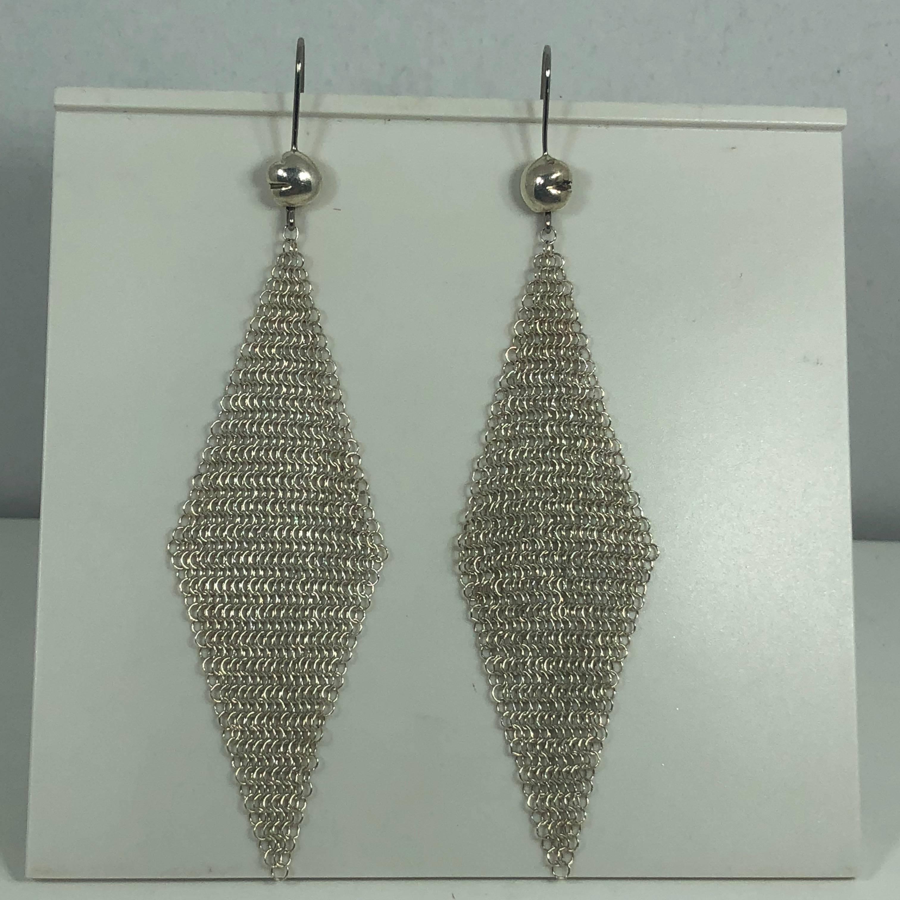 Tiffany & Co Elsa Peretti Sterling Silver mesh handkerchief earrings. Elsa Peretti for Tiffany & Co, original design. This earring is created in 925 sterling silver and weigh 4.1 grams collectively. Fluid Mesh design hang beautifully. Approx. 4