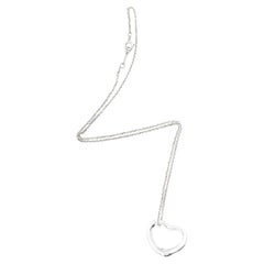 Tiffany & Co. Elsa Peretti Halskette aus Sterlingsilber mit offenem Herz, 22 mm