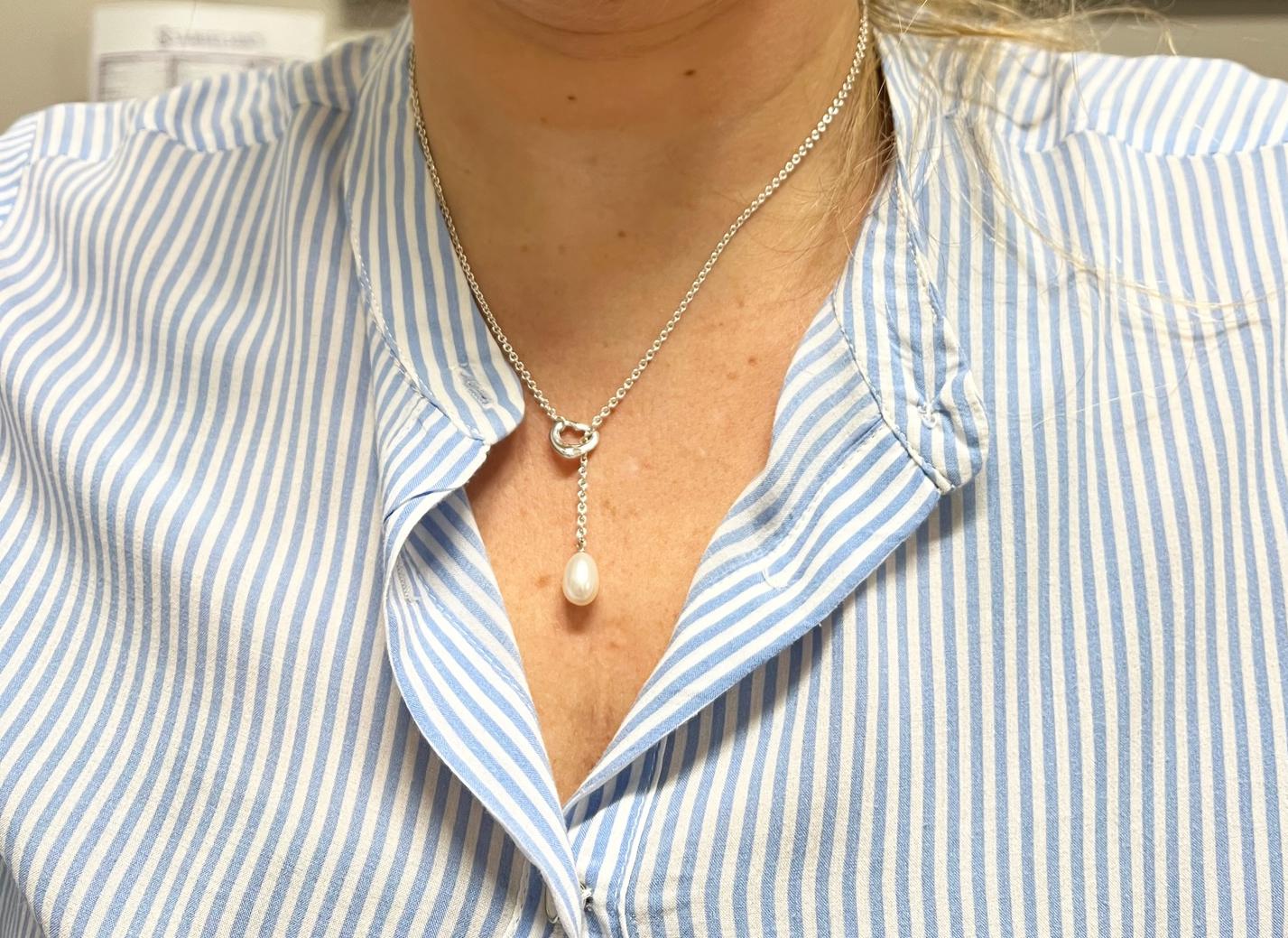 Round Cut Tiffany & Co. Elsa Peretti Sterling Silver Open Heart Pearl Lariat Necklace 