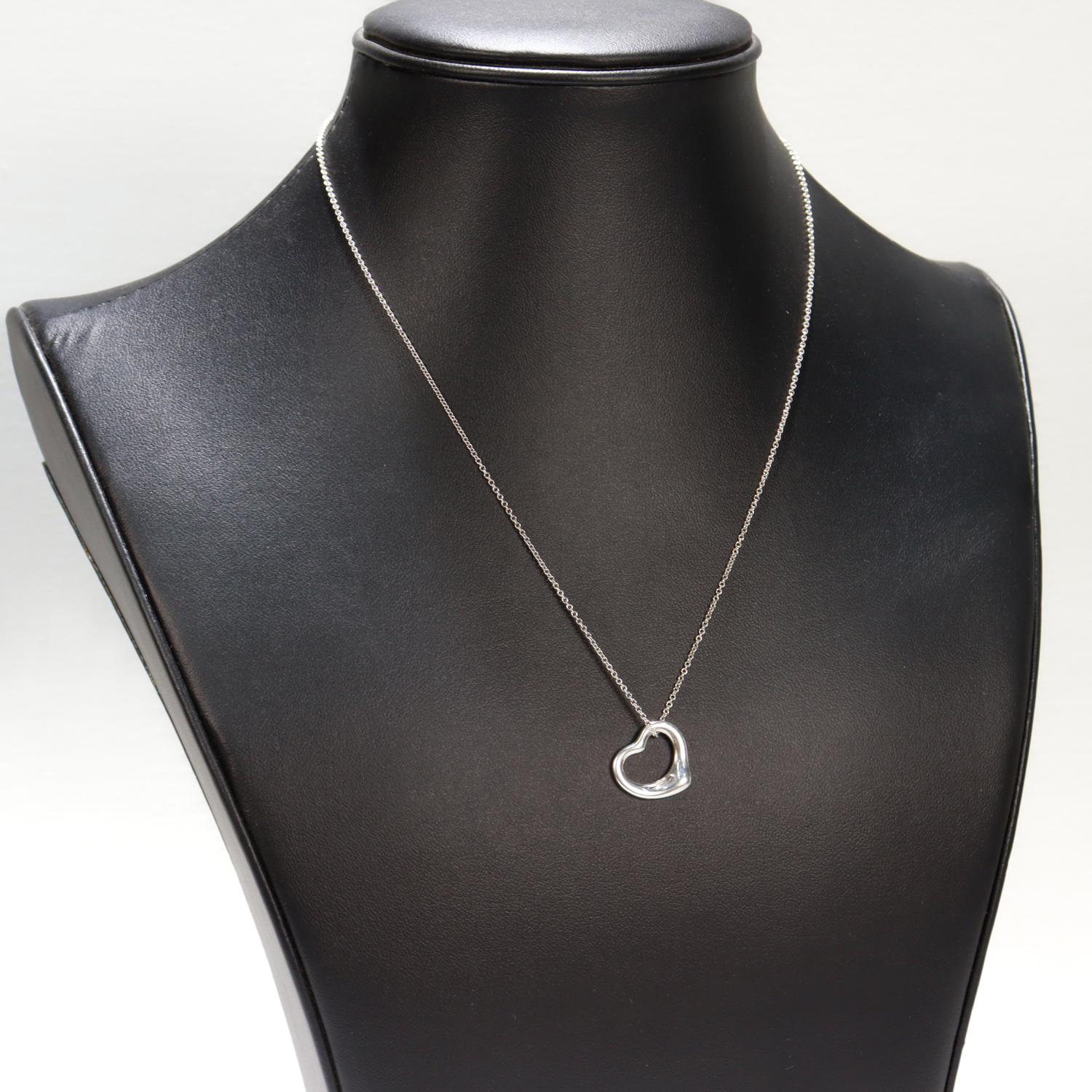Tiffany & Co. Collana con ciondolo a cuore aperto di Elsa Peretti in argento sterling in vendita 7