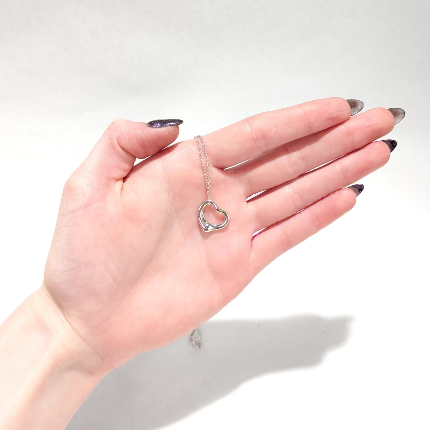 Tiffany & Co. Collana con ciondolo a cuore aperto di Elsa Peretti in argento sterling In condizioni buone in vendita a Philadelphia, PA