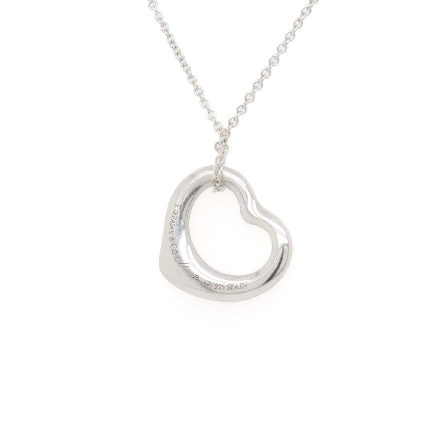 Tiffany & Co. Collana con ciondolo a cuore aperto di Elsa Peretti in argento sterling in vendita 1