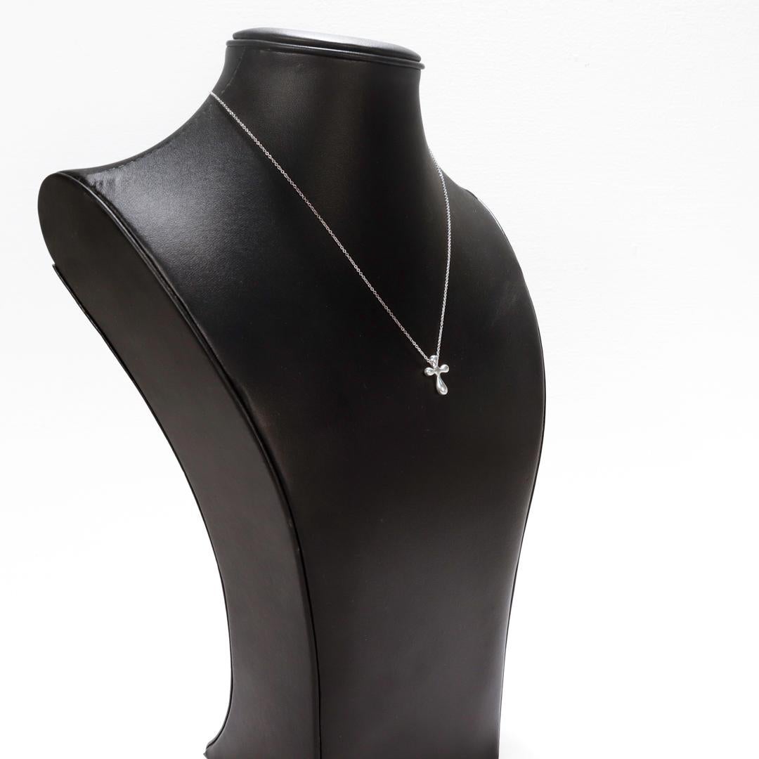 Tiffany & Co. Elsa Peretti Sterling Silver Pendant Cross Necklace For Sale 2