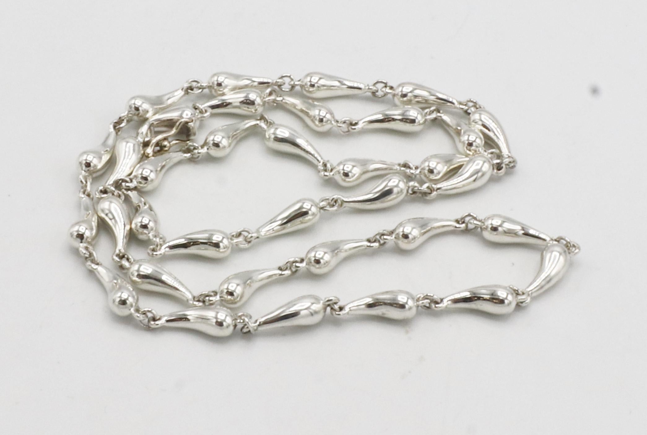 Tiffany & Co. Elsa Peretti Sterling Silver Tear Drop Chain Link Necklace In Excellent Condition In  Baltimore, MD