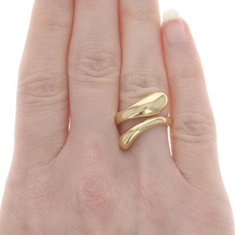 Tiffany & Co. Elsa Peretti Teardrop Bypass Band - Yellow Gold 18k Ring Sz 5 In Excellent Condition For Sale In Greensboro, NC