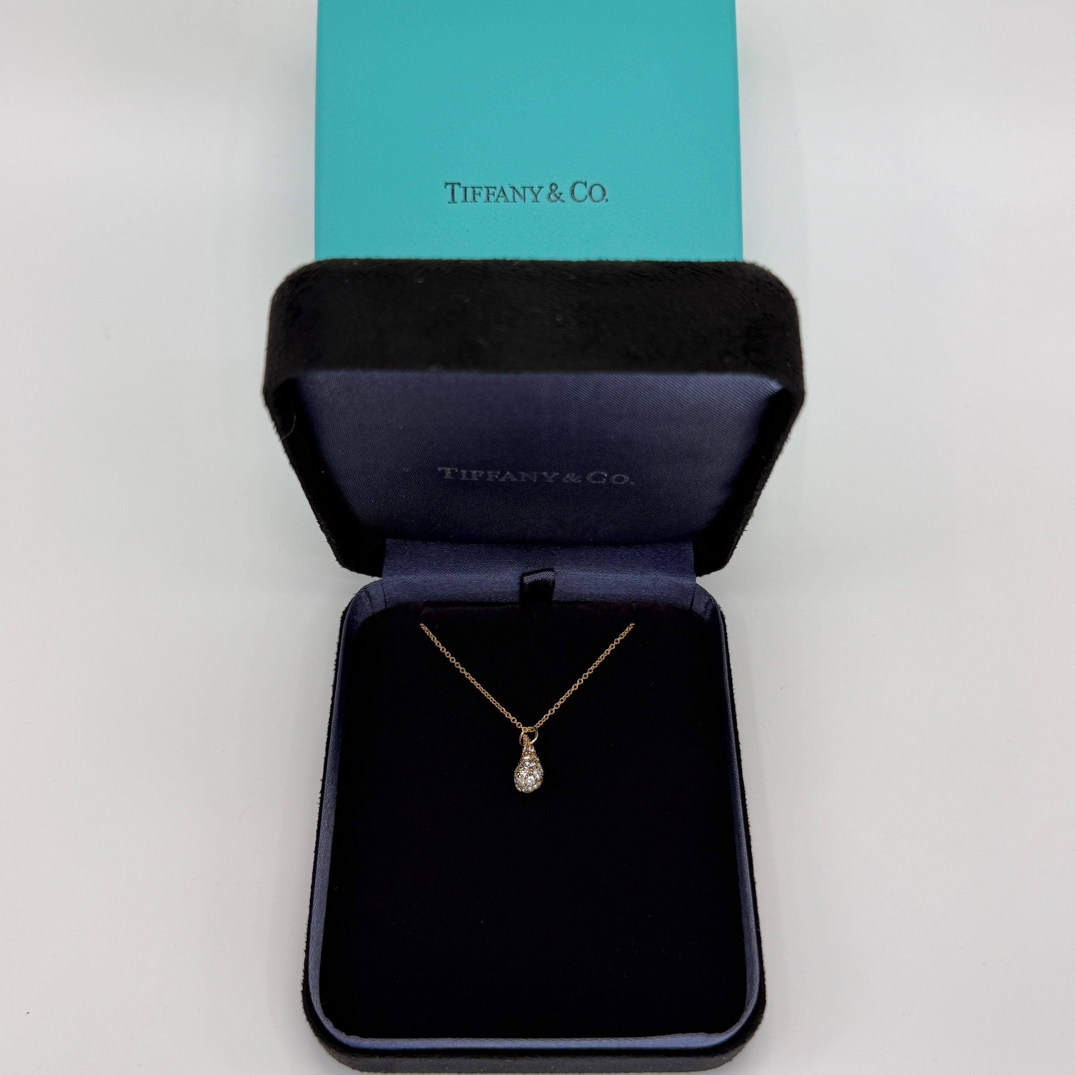 Tiffany & Co. Collana con ciondolo in oro giallo 18k con diamante a goccia di Elsa Peretti in vendita 5