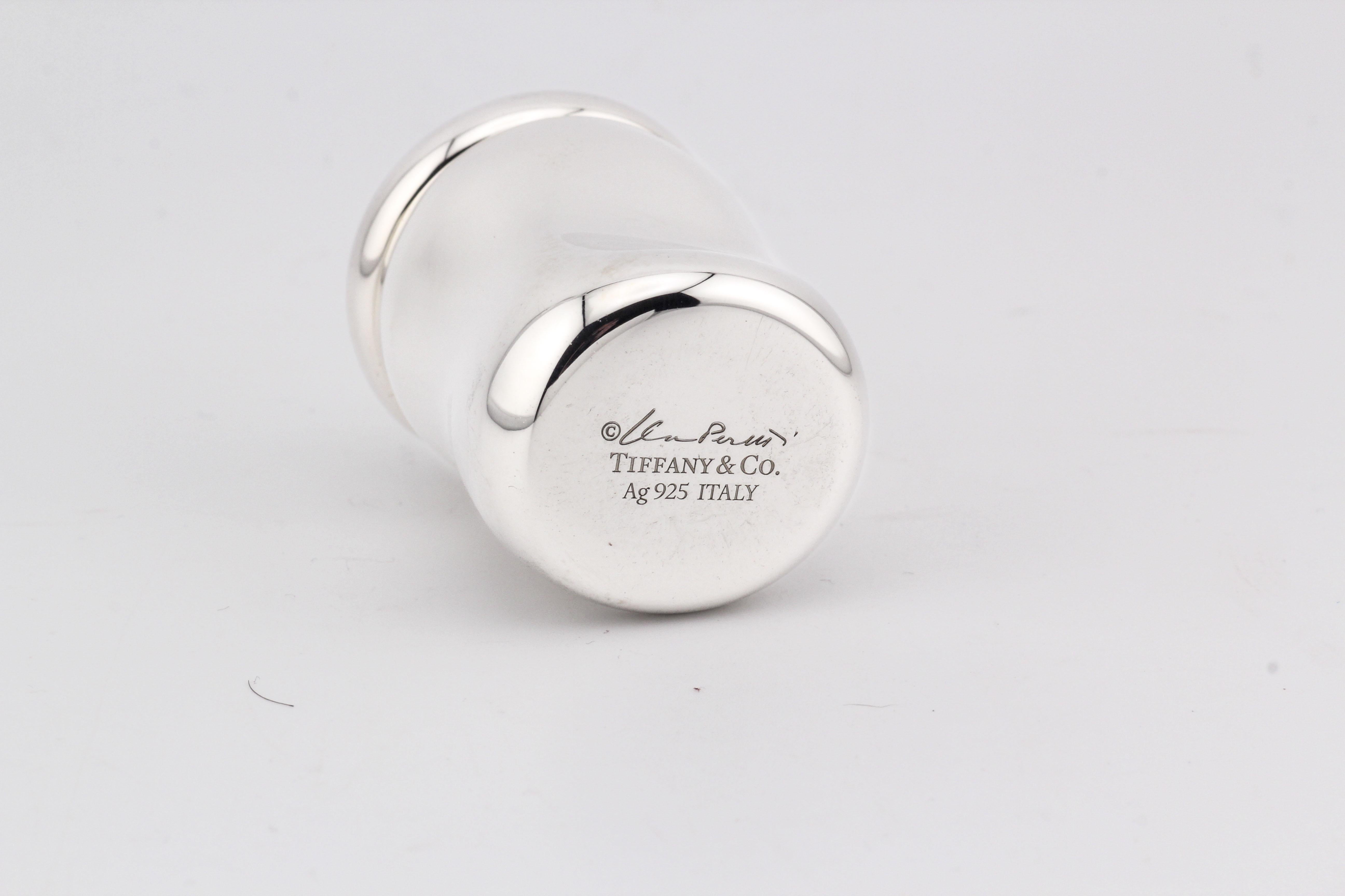 Tiffany & Co. Elsa Peretti Boîte à pilules en argent Sterling avec empreinte de pouce Excellent état - En vente à Simpsonville, SC