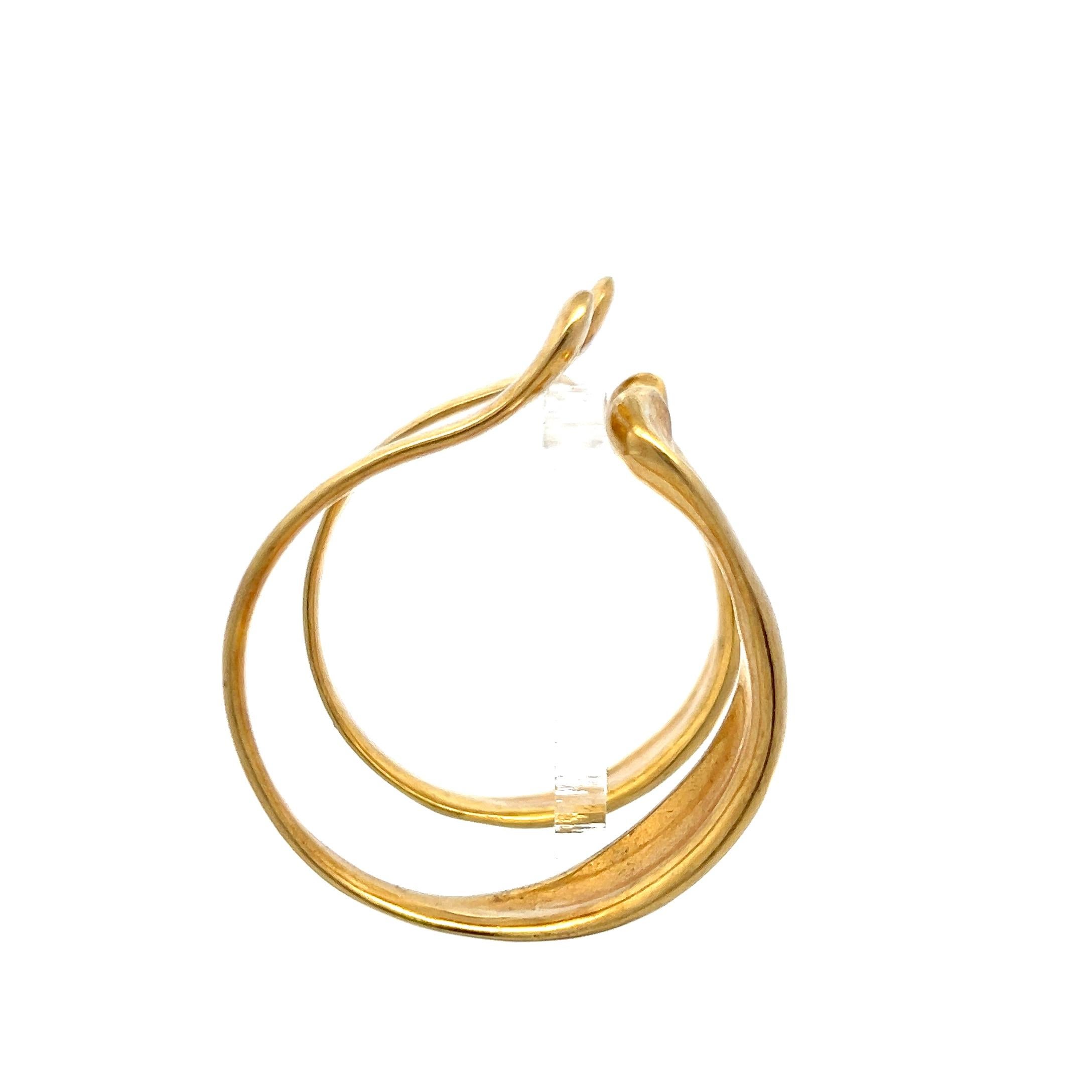 Designer:
Tiffany & Co
Title:
Tiffany & Co 18 Karat Yellow Gold Ear Cuff Earrings
Style:
Ear Cuff
Metal:
18 Karat Yellow Gold
Weight:
33.33 Grams
Condition:
Vintage And Estate
Product ID:
5J1203
Note:
Please note that all the non-GIA Gemstones'