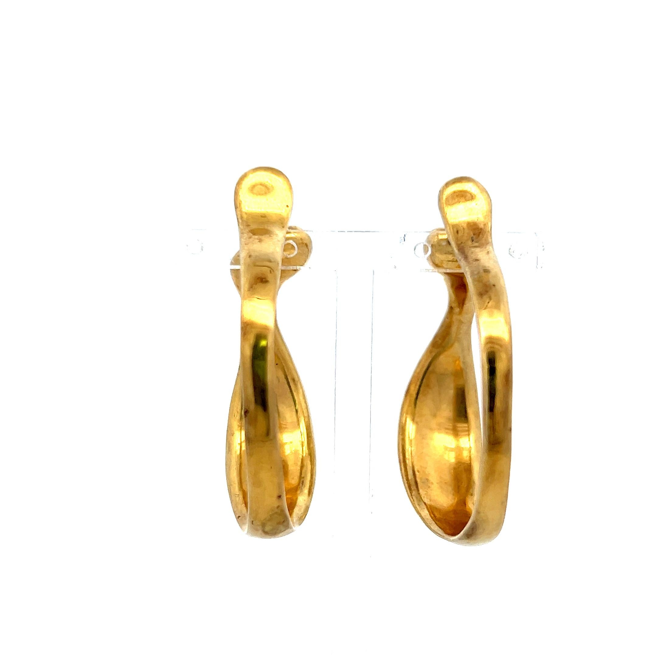 Tiffany & Co Elsa Peretti Vintage 18 Karat Yellow Gold Ear Cuff Earrings In Good Condition For Sale In New York, NY