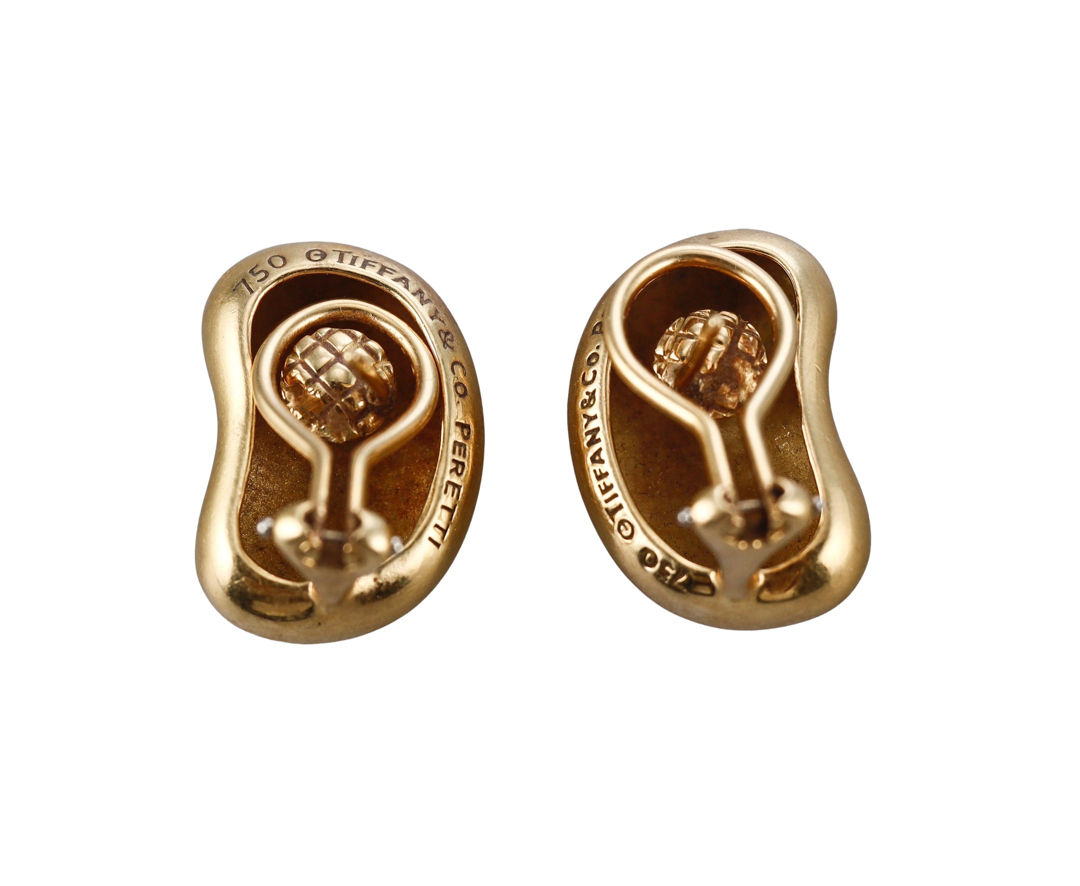 Tiffany & Co Elsa Peretti Yellow Gold Bean Earrings In Good Condition For Sale In New York, NY