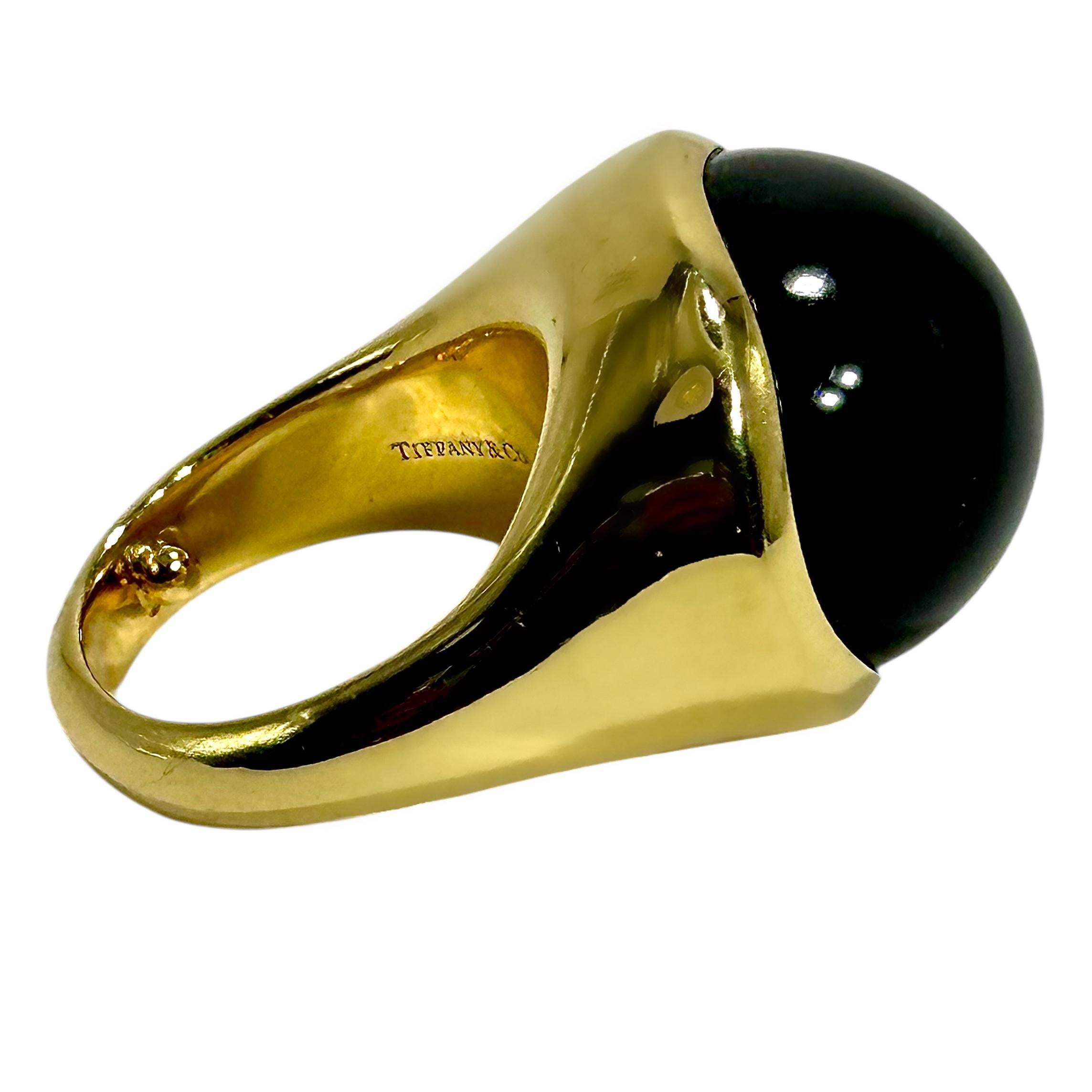 Moderne Tiffany & Co Elsa Peretti for Tiffany & Co.  Bague en or jaune sertie de jade noir mystique en vente