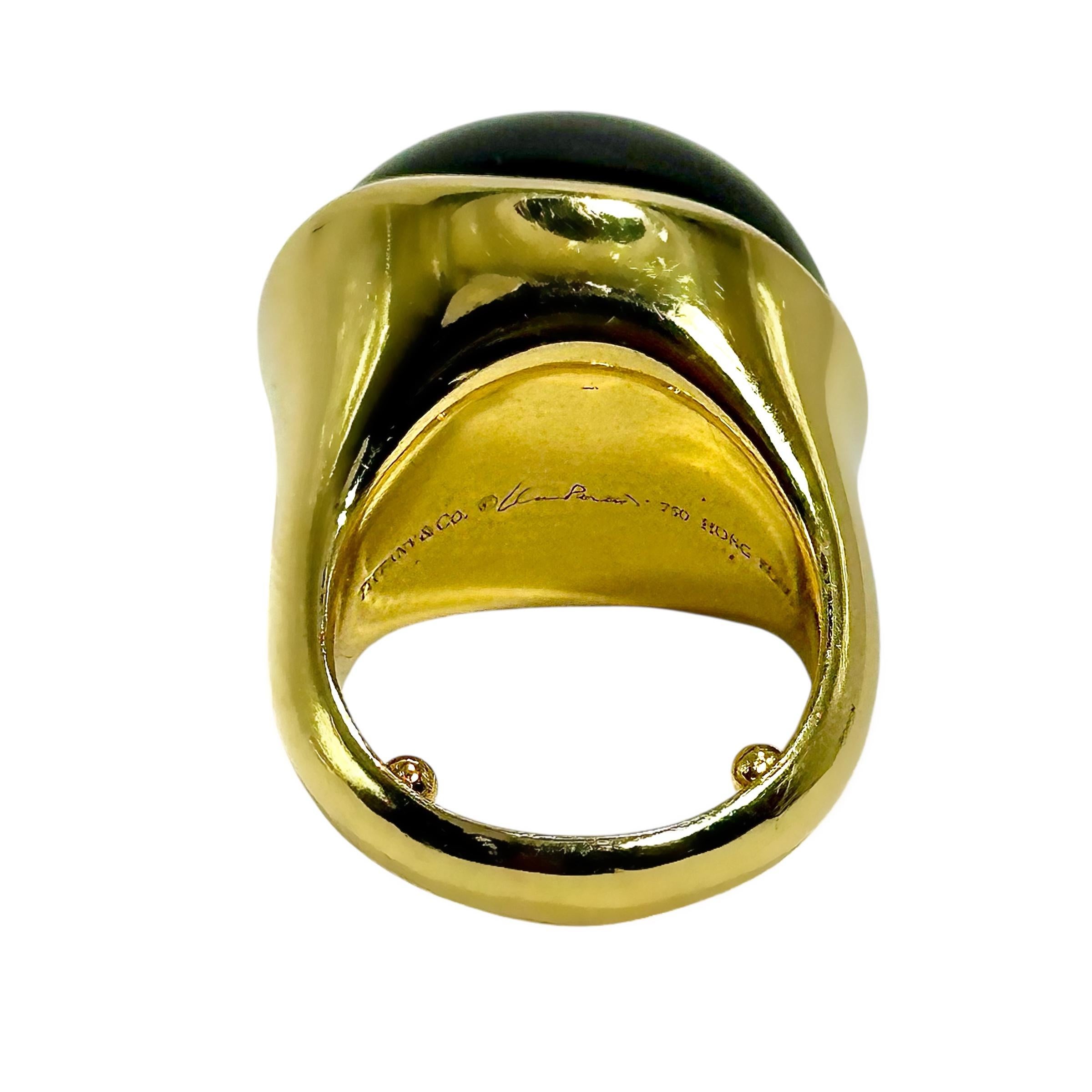 Taille cabochon Tiffany & Co Elsa Peretti for Tiffany & Co.  Bague en or jaune sertie de jade noir mystique en vente