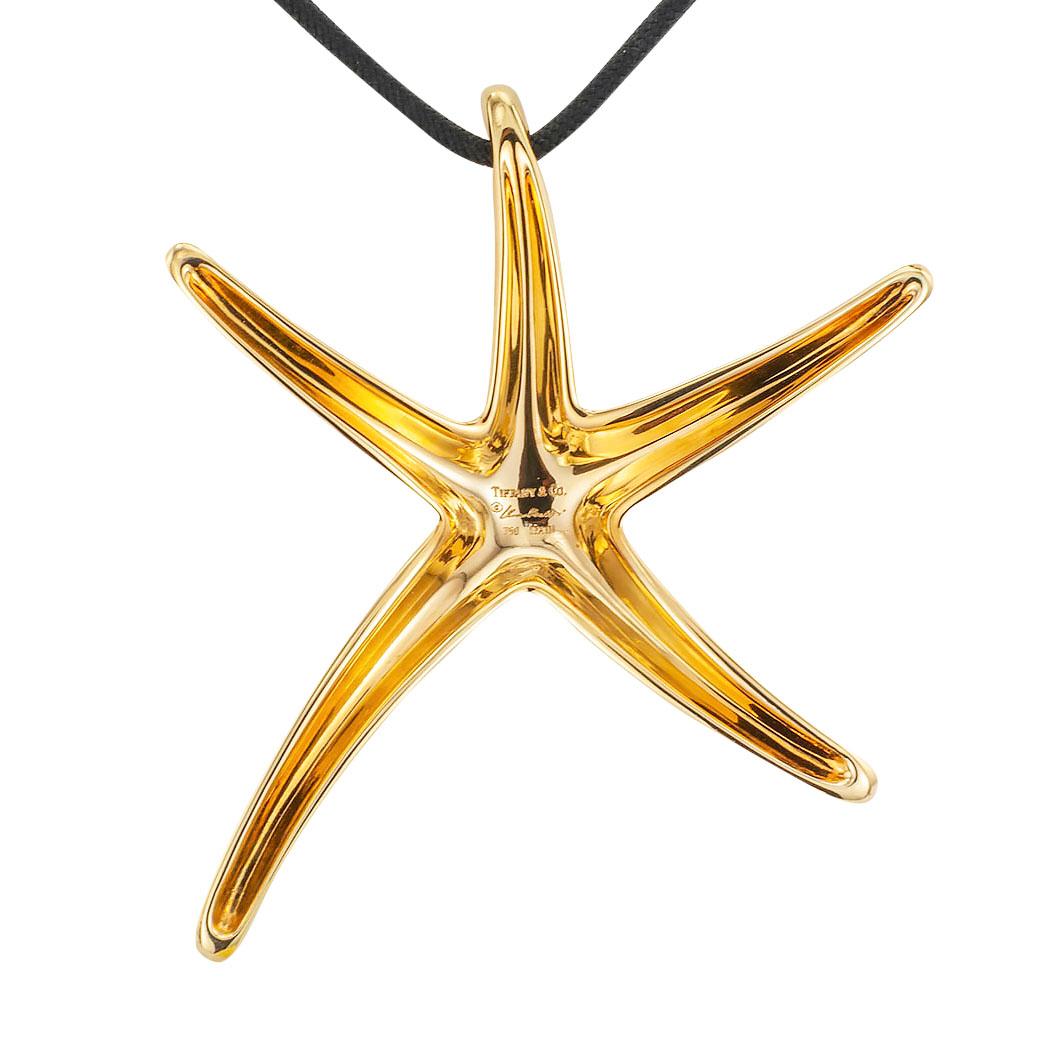 Contemporary Tiffany & Co. Elsa Peretti Yellow Gold Sea Star Pendant Necklace