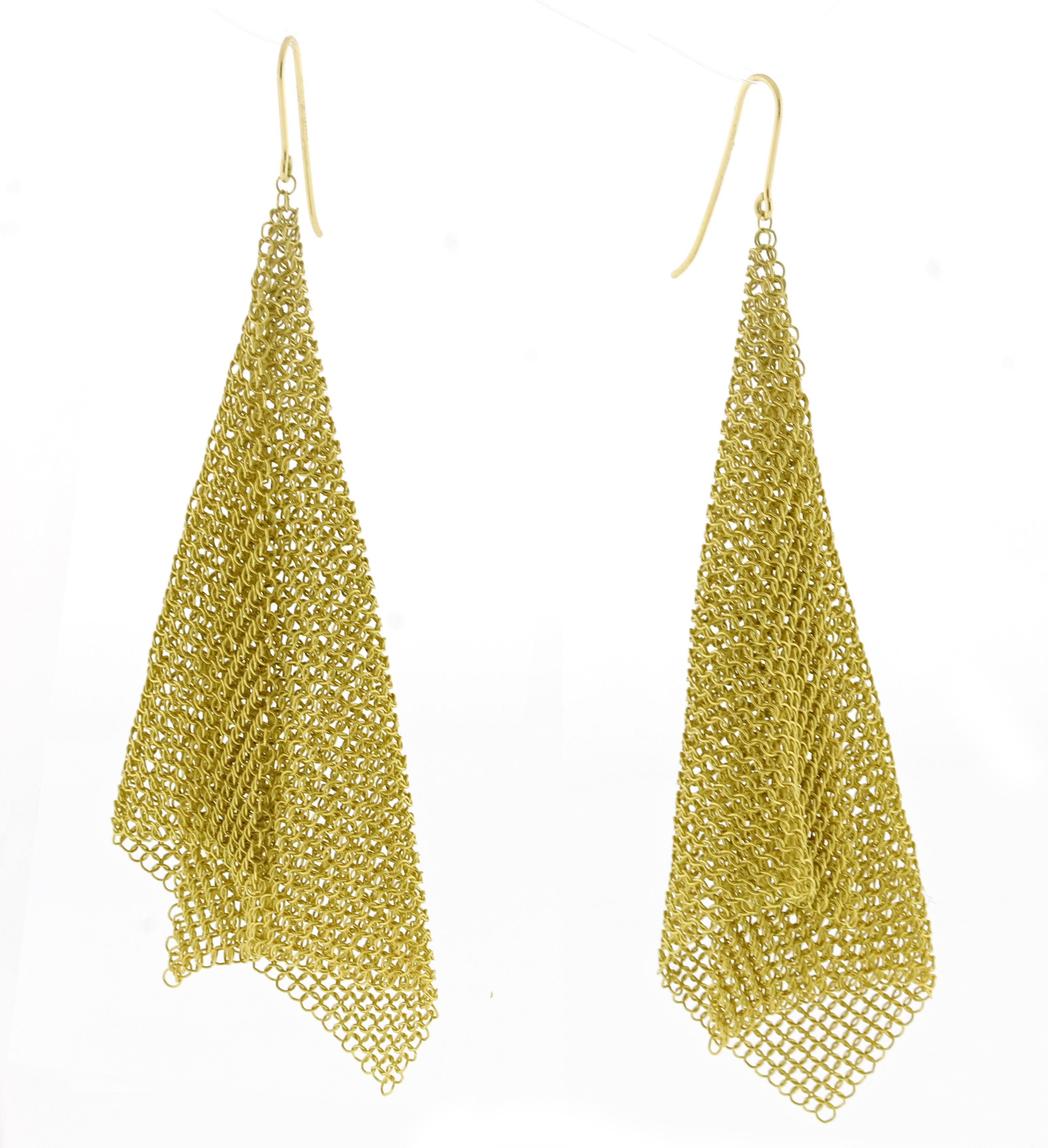  From Elsa Perriti for Tiffany & Co. and pair of 18 mesh drop earrings The form is malleable and ergonomic in the way it drapes over the body's contours. Scarf earrings in 18 karat gold, 3.5