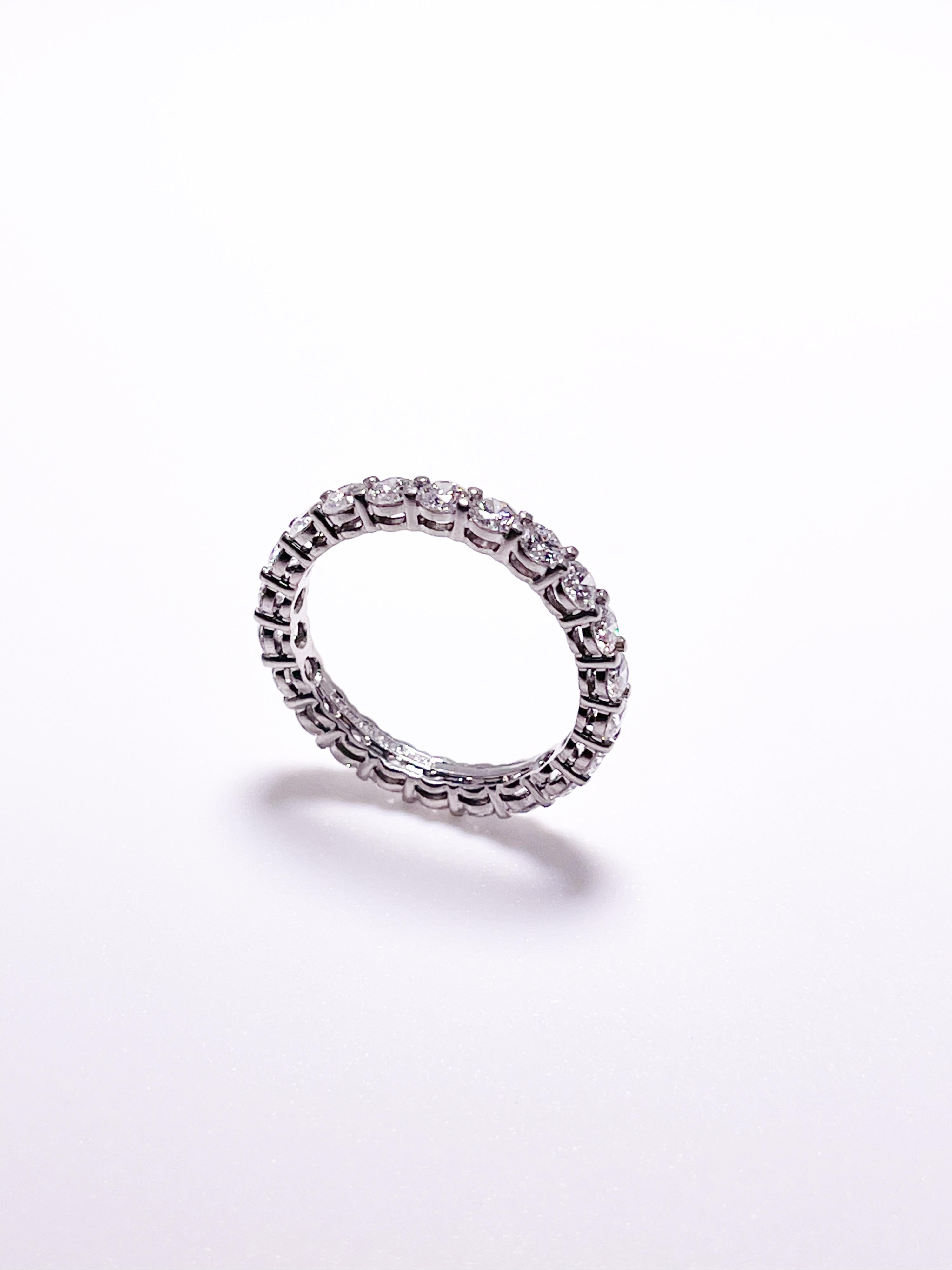 Tiffany & Co. Embrace Eternity Diamantring aus Platin mit Diamanten (Rundschliff) im Angebot