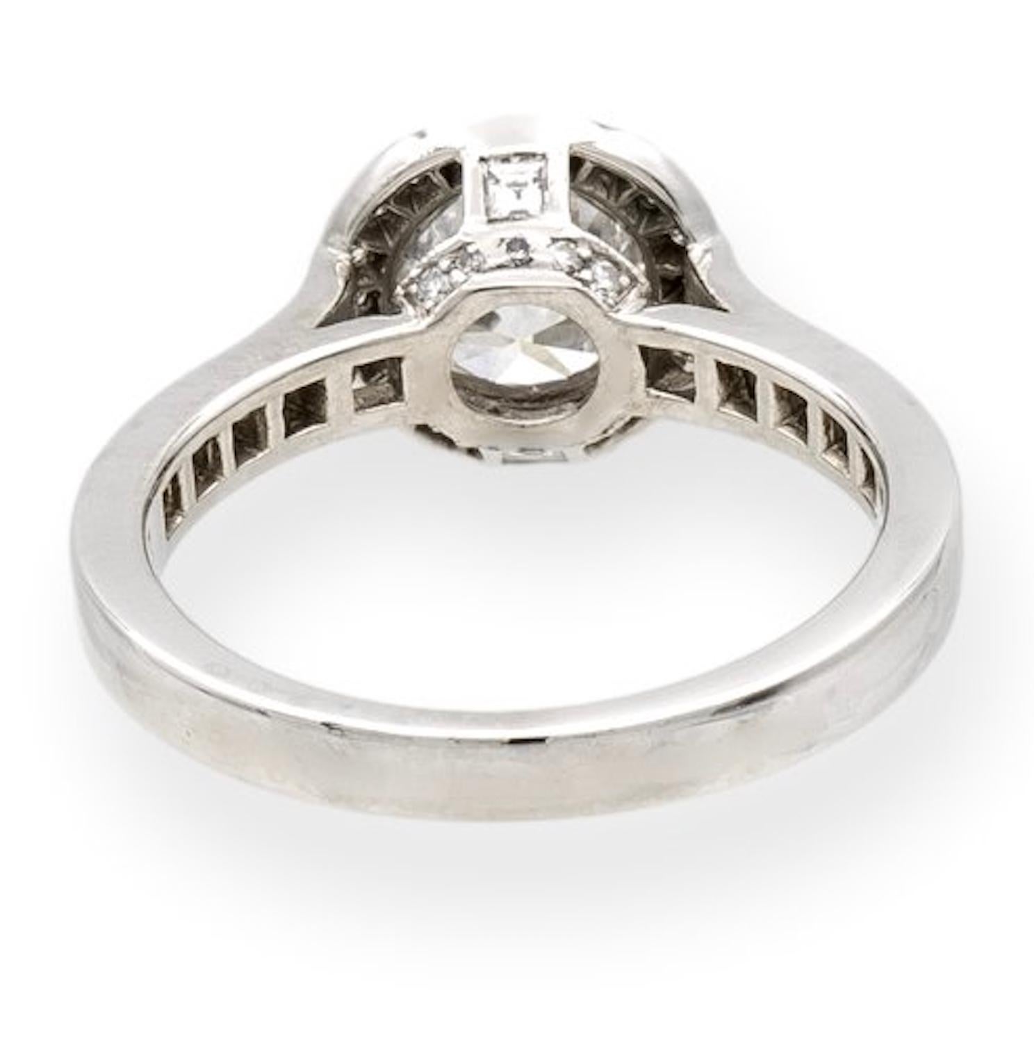 Tiffany & Co. Verlobungsring aus Platin mit rundem Diamant-Halo 1,07 Karat GVVS1 (Rundschliff) im Angebot