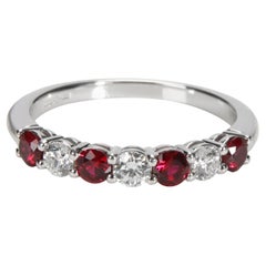 Tiffany & Co. Bague Embrace en platine avec rubis et diamants 0::25 CTW