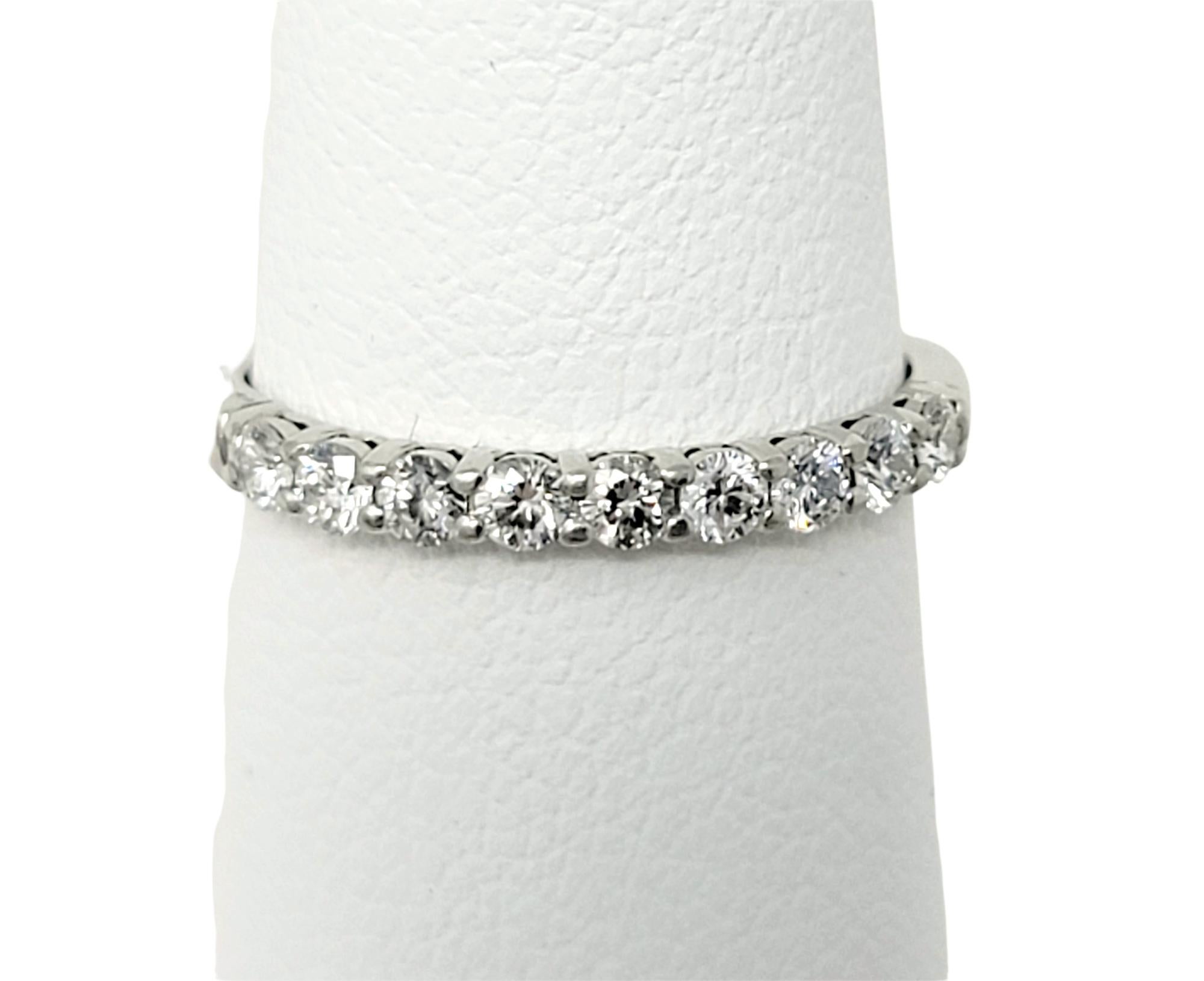 Tiffany & Co. Embrace Semi-Eternity Bague à anneau en platine avec 9 diamants ronds en vente 7