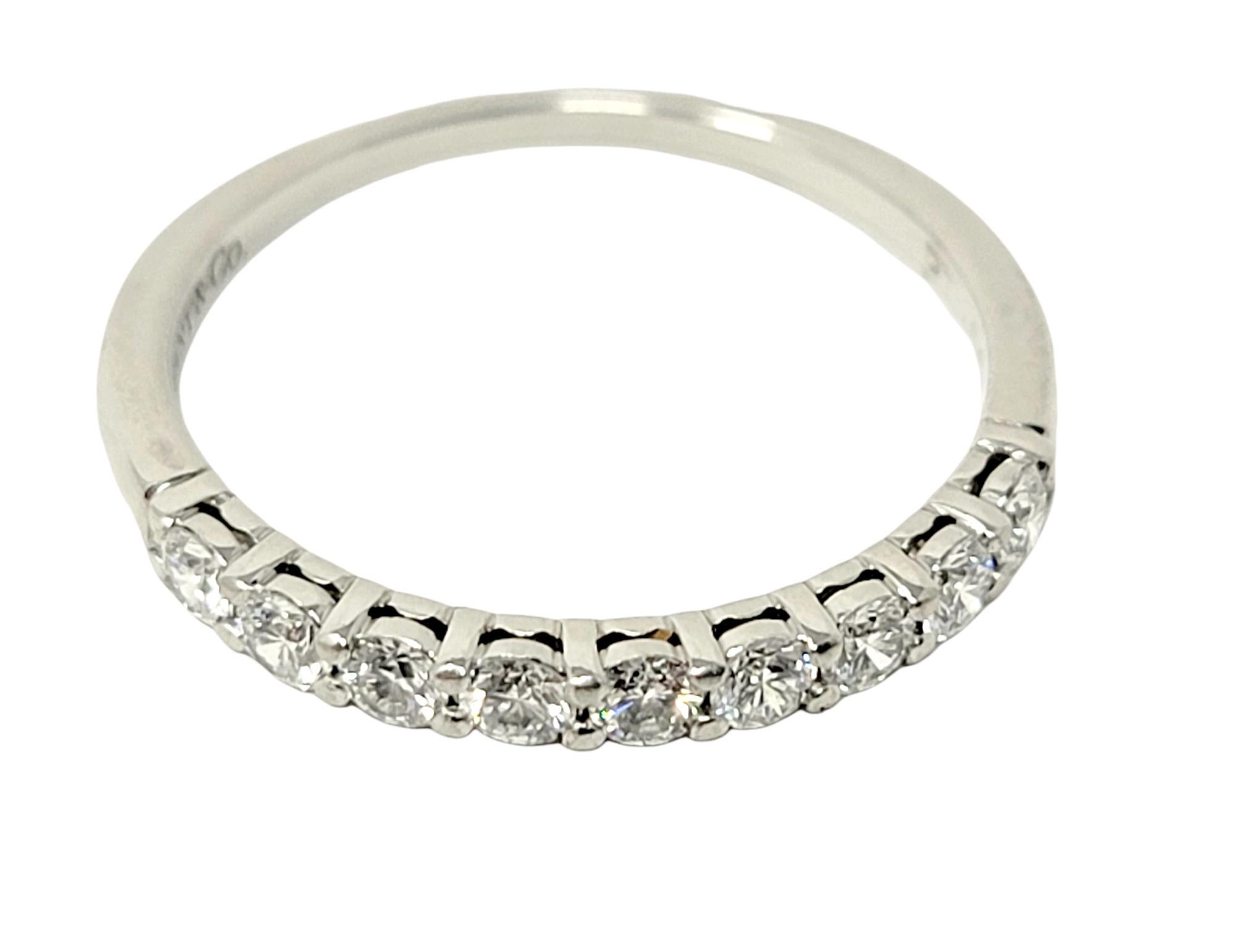 Contemporain Tiffany & Co. Embrace Semi-Eternity Bague à anneau en platine avec 9 diamants ronds en vente