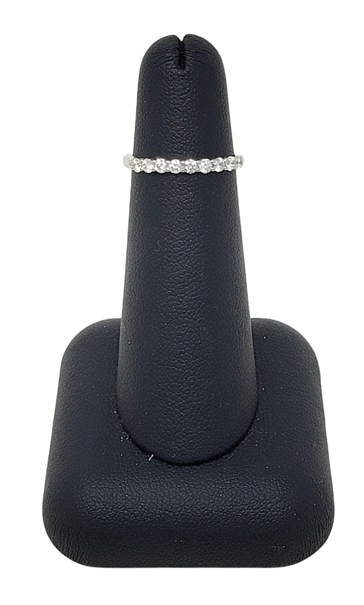 Tiffany & Co. Embrace Semi-Eternity Bague à anneau en platine avec 9 diamants ronds en vente 1