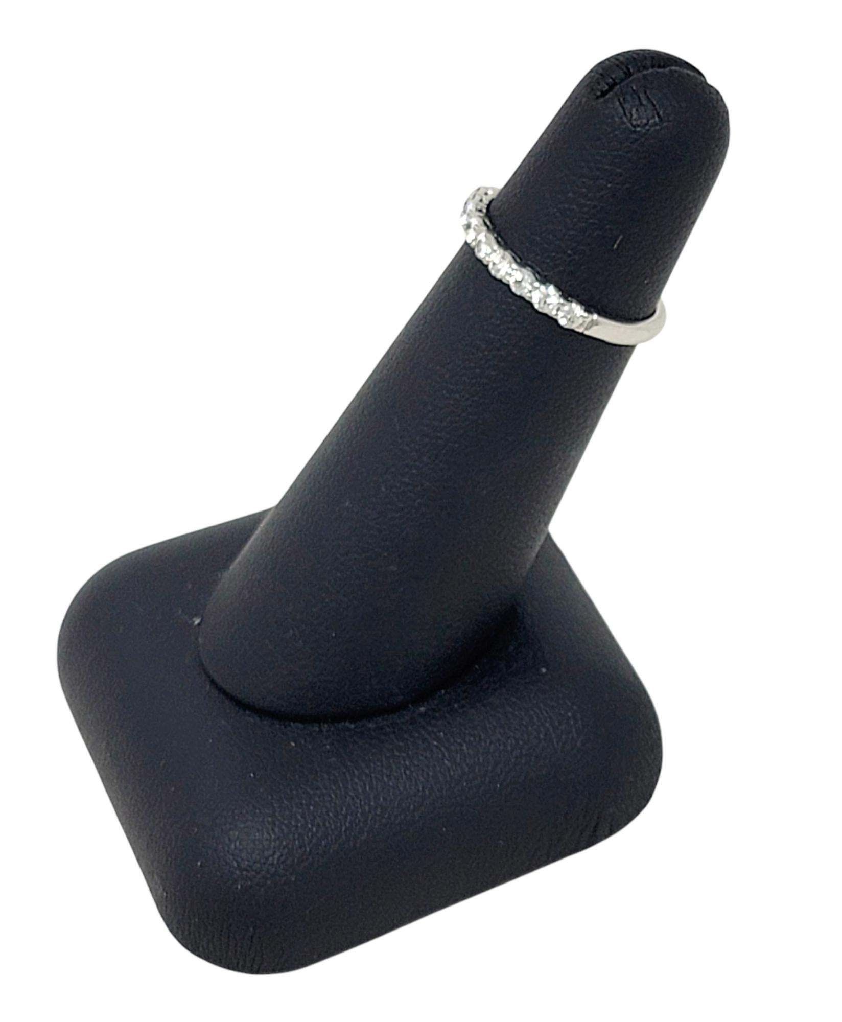 Tiffany & Co. Embrace Semi-Eternity Bague à anneau en platine avec 9 diamants ronds en vente 2