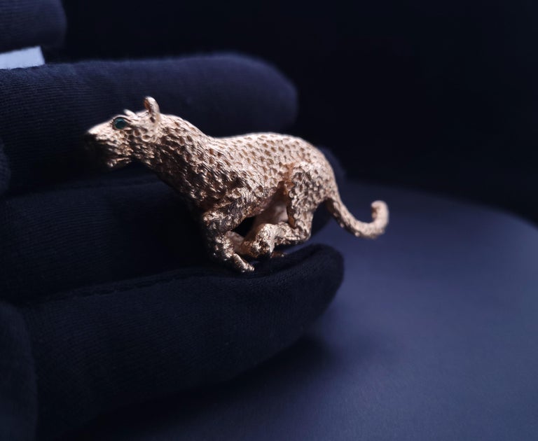 Tiffany and Co. Emerald 18 Karat Yellow Gold Leopard Brooch, 1989
