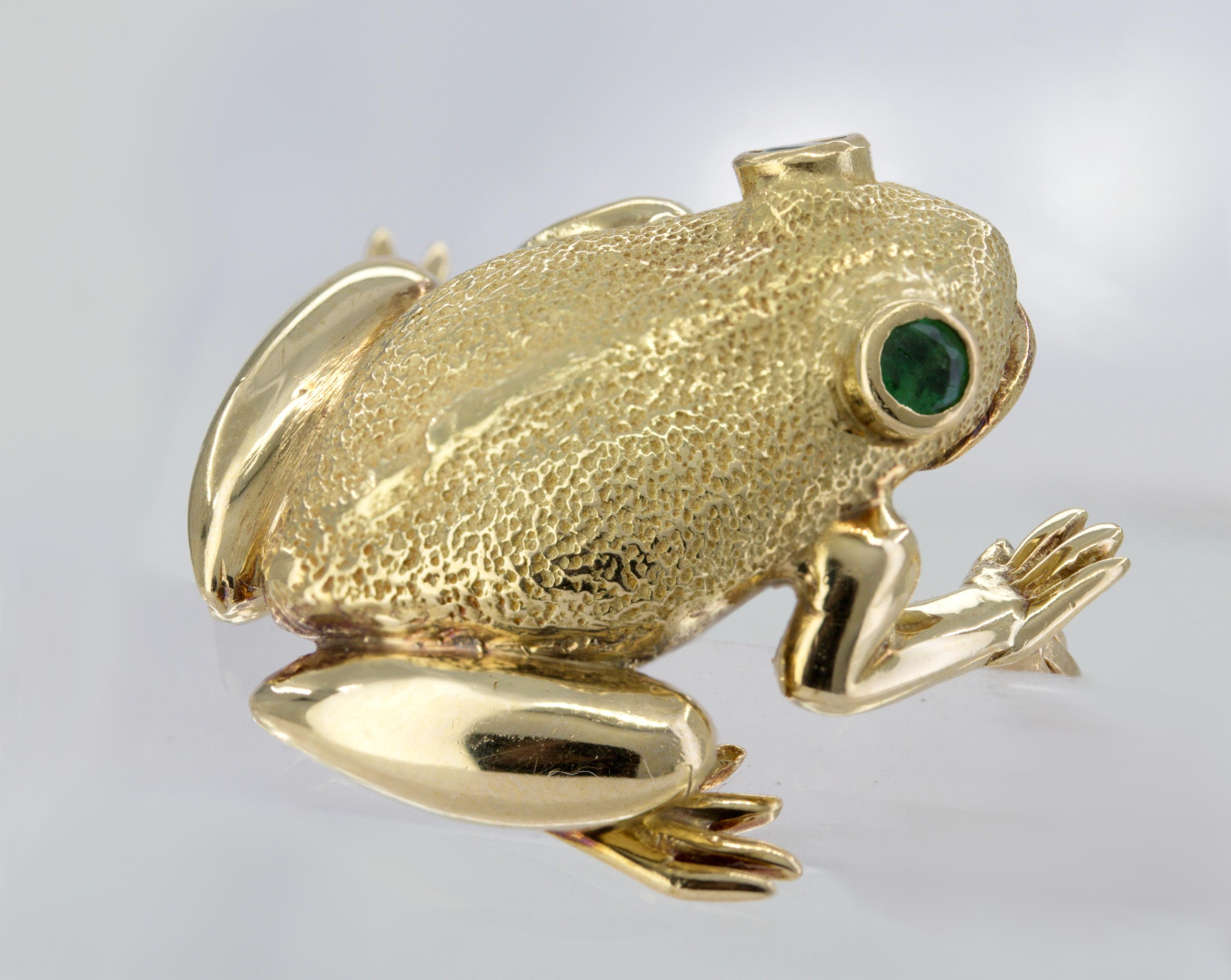 Artisan Tiffany & Co., Emerald, 18K Yellow Gold Frog Brooch For Sale