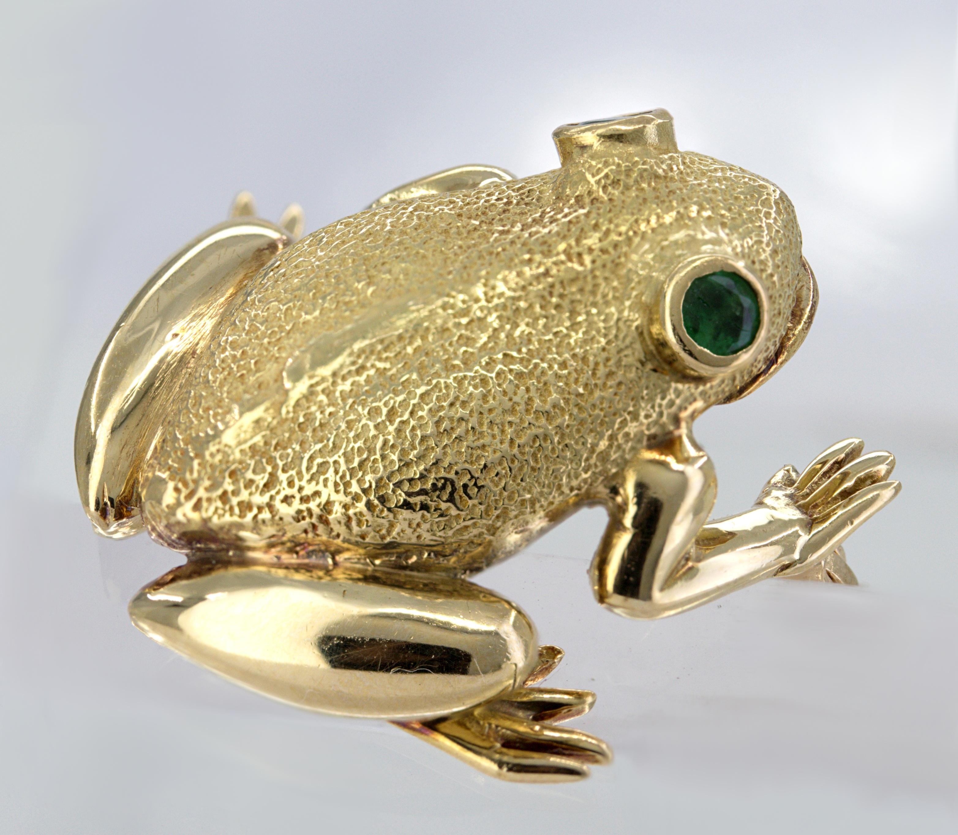 Emerald Cut Tiffany & Co., Emerald, 18K Yellow Gold Frog Brooch For Sale