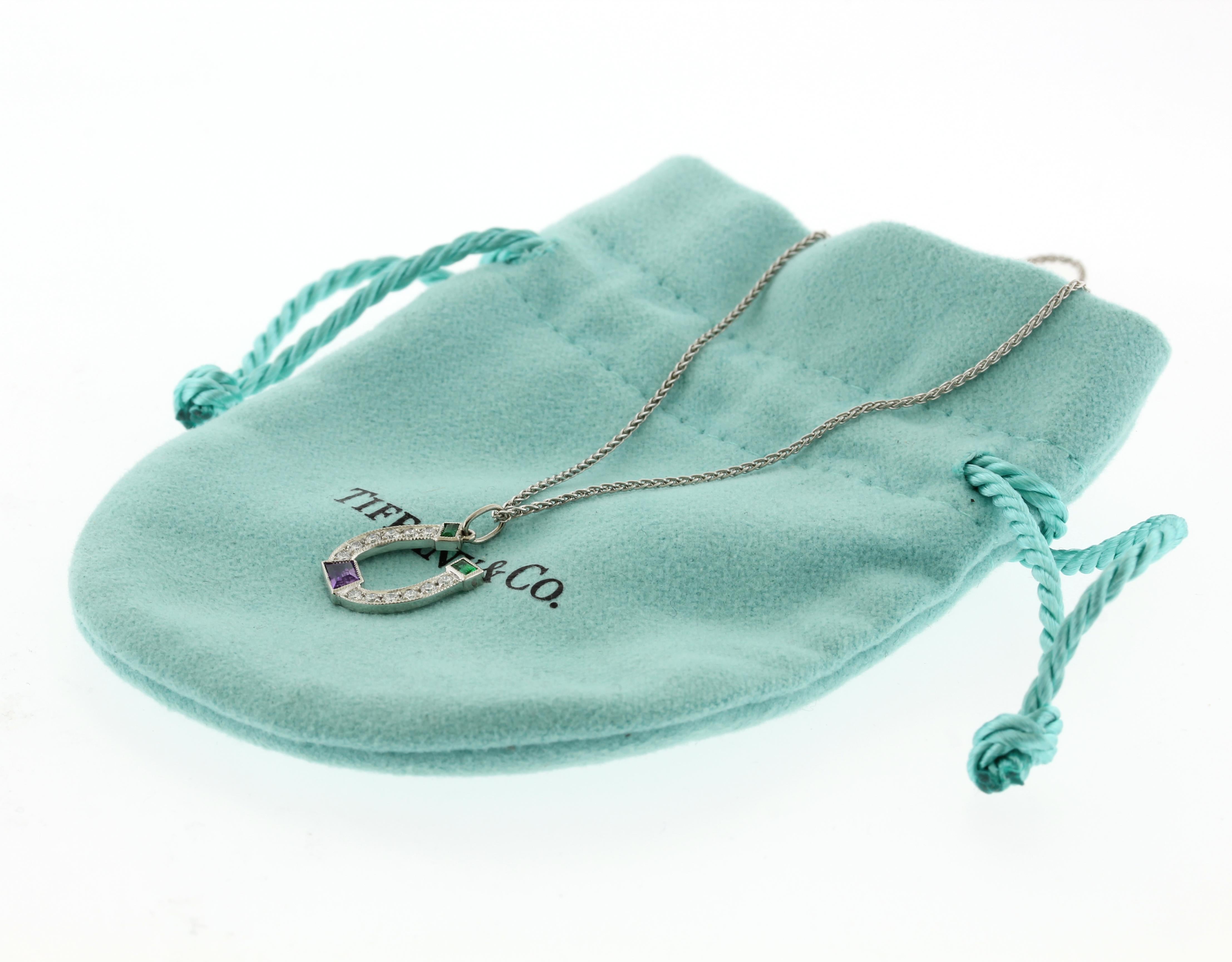 Tiffany & Co. Smaragd, Amethyst und Diamant Hufeisen-Anhänger (Smaragdschliff)