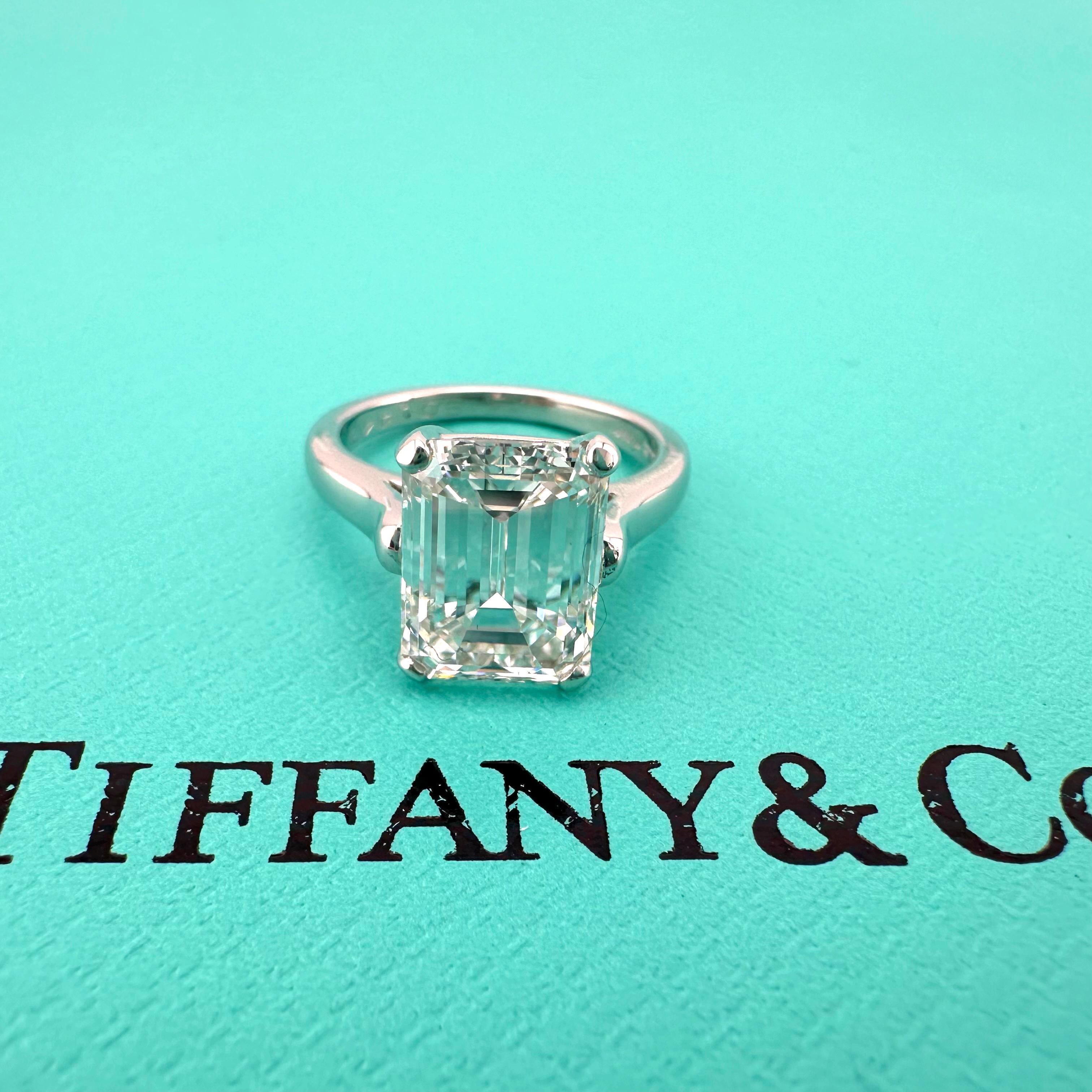 Tiffany & Co Emerald Diamond 3.86 cts G VS2 Platinum Engagement Ring For Sale 9