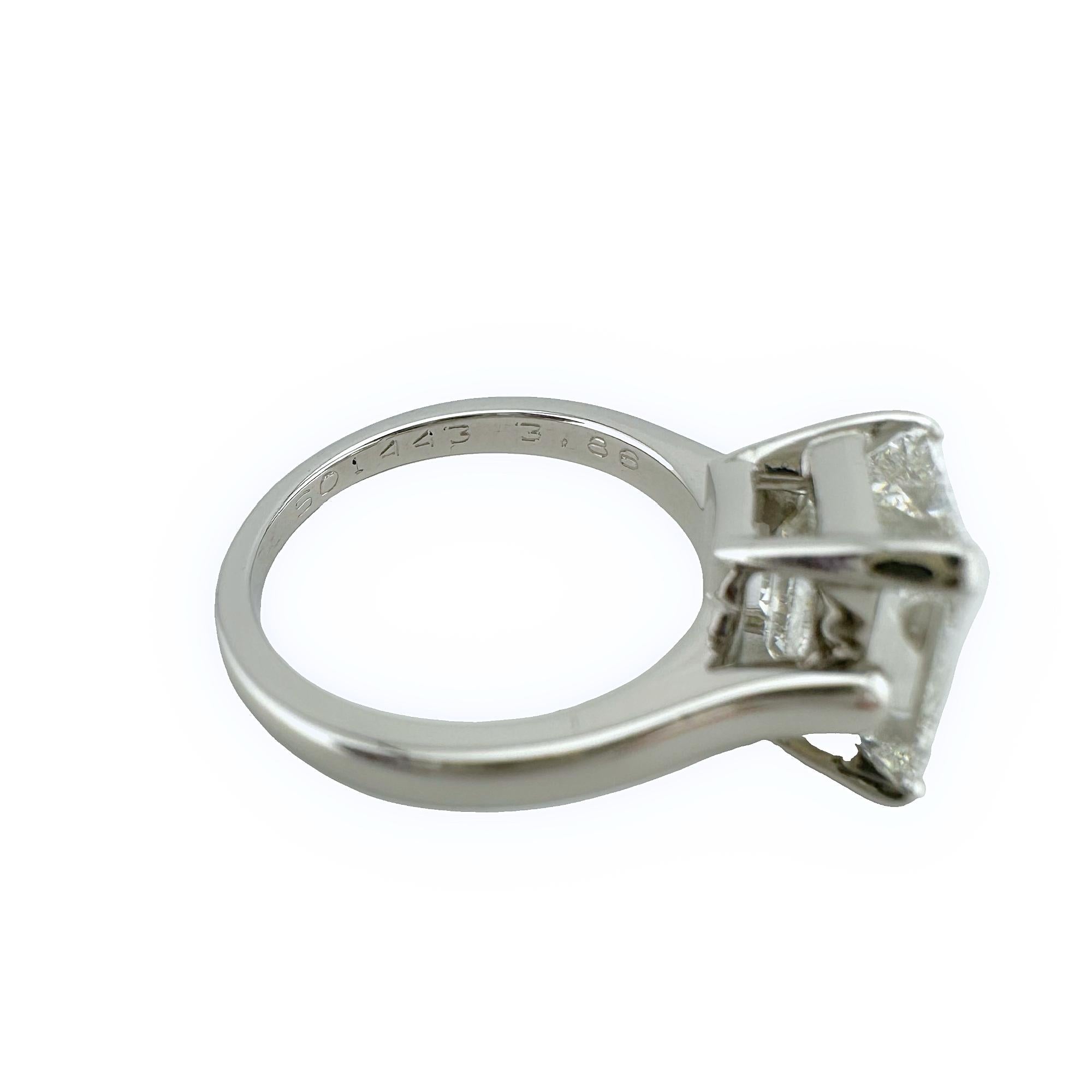 Tiffany & Co Emerald Diamond 3.86 cts G VS2 Platinum Engagement Ring For Sale 2