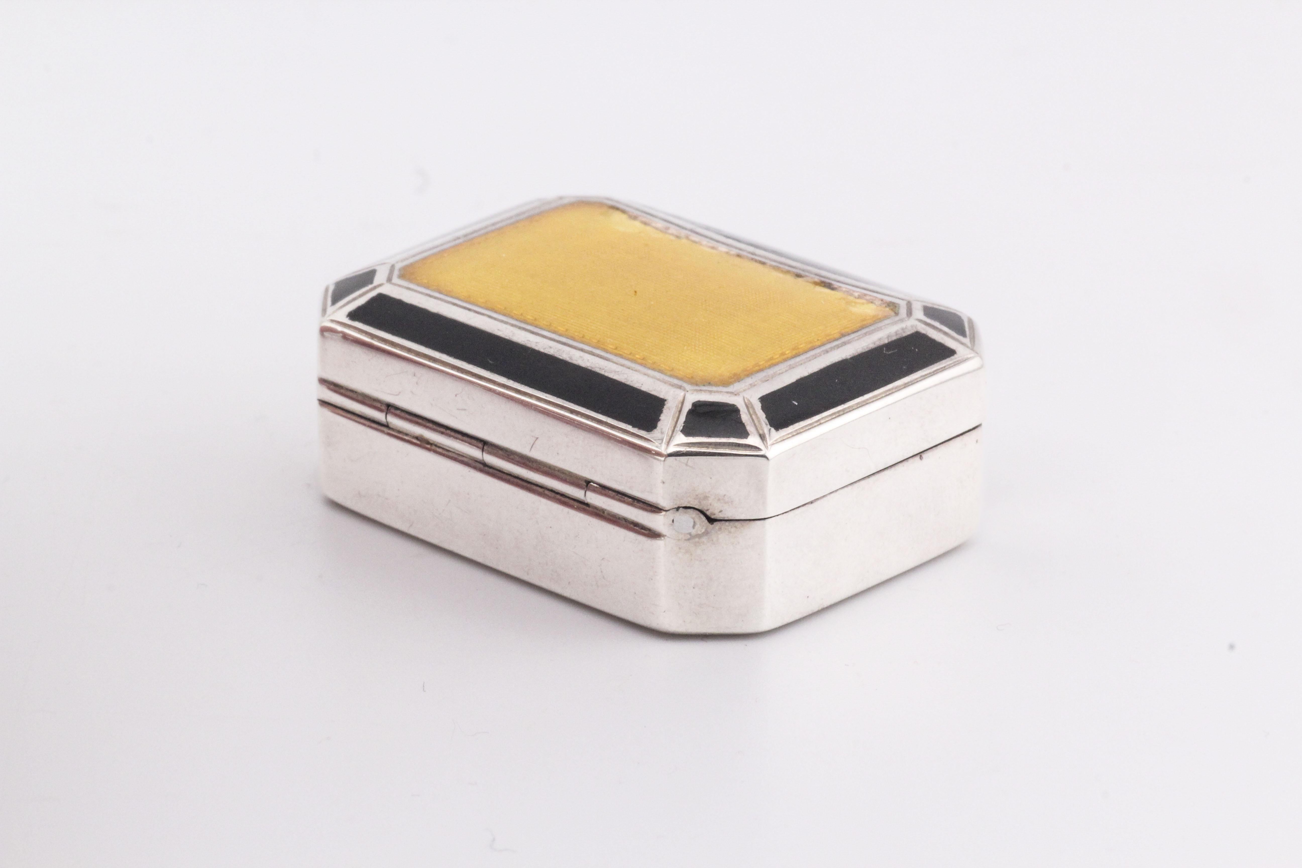 Tiffany & Co. Boîte à pilules en argent sterling 925 émaillé Unisexe en vente