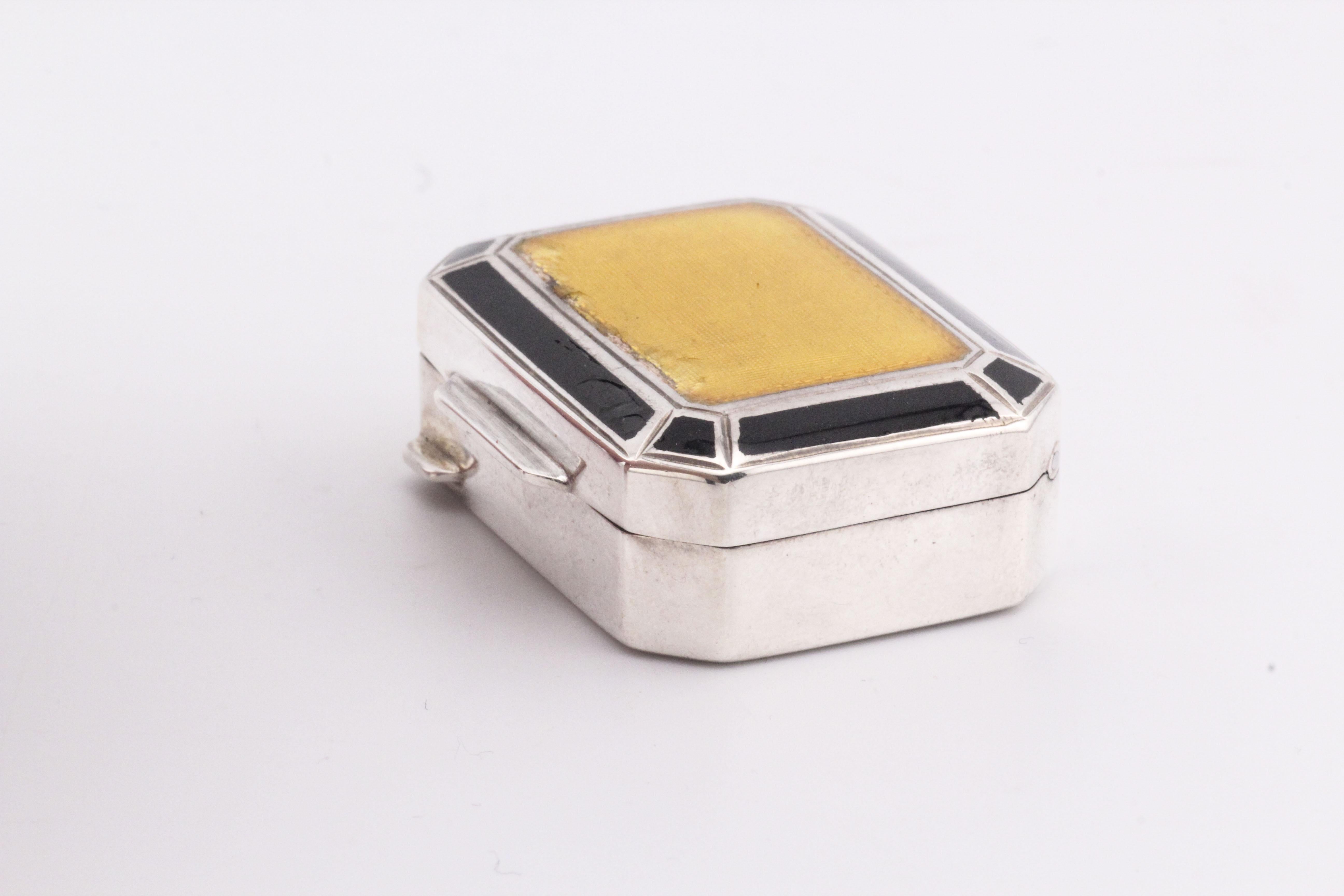 Tiffany & Co. Boîte à pilules en argent sterling 925 émaillé en vente 2