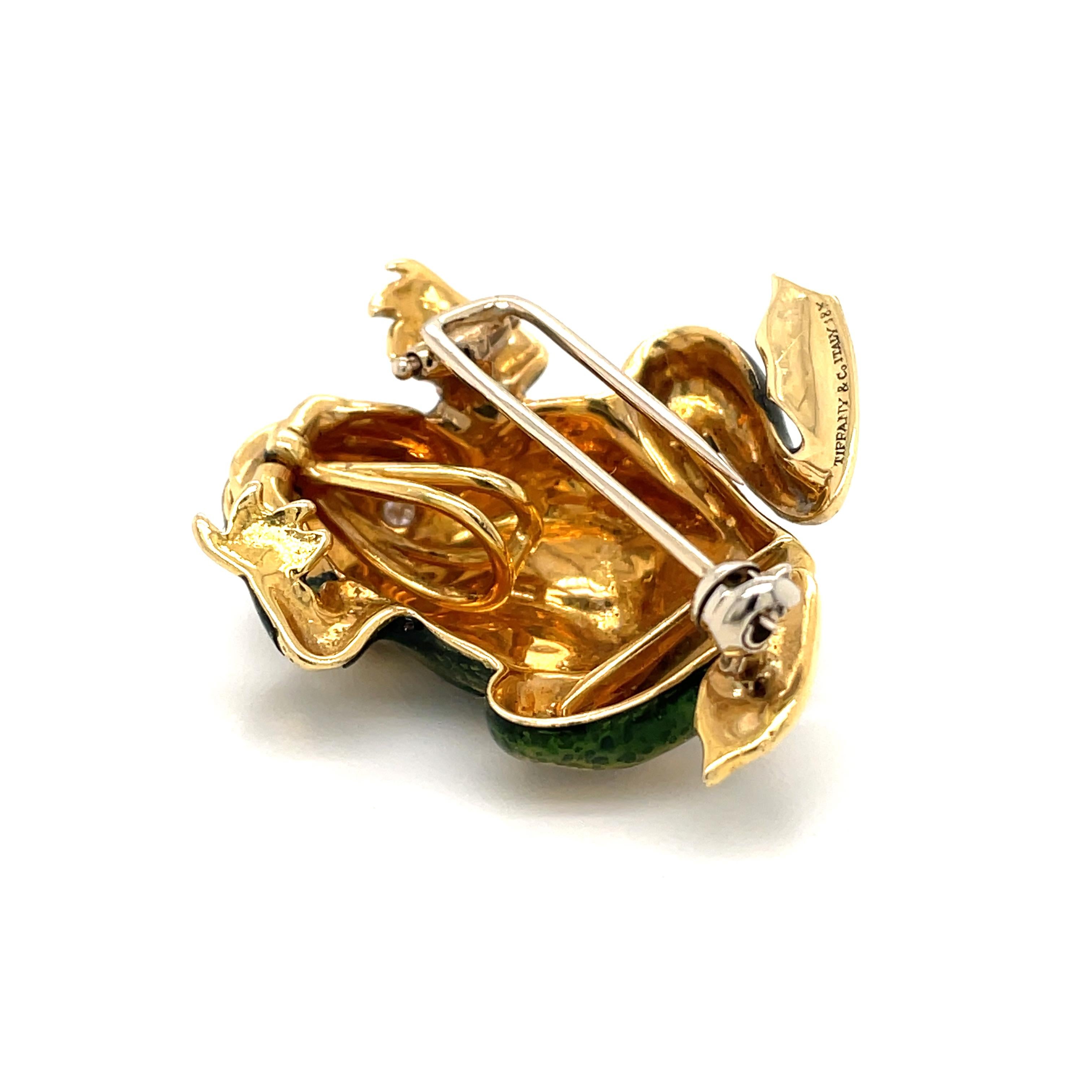Tiffany & Co. Enamel and Diamond Frog Pendant / Brooch, 18 Karat Gold In Excellent Condition For Sale In Napoli, Italy