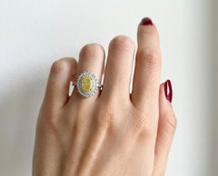 Tiffany & Co. Enchant 2.60 Carat Fancy Vivid Yellow Diamond Platinum Ring