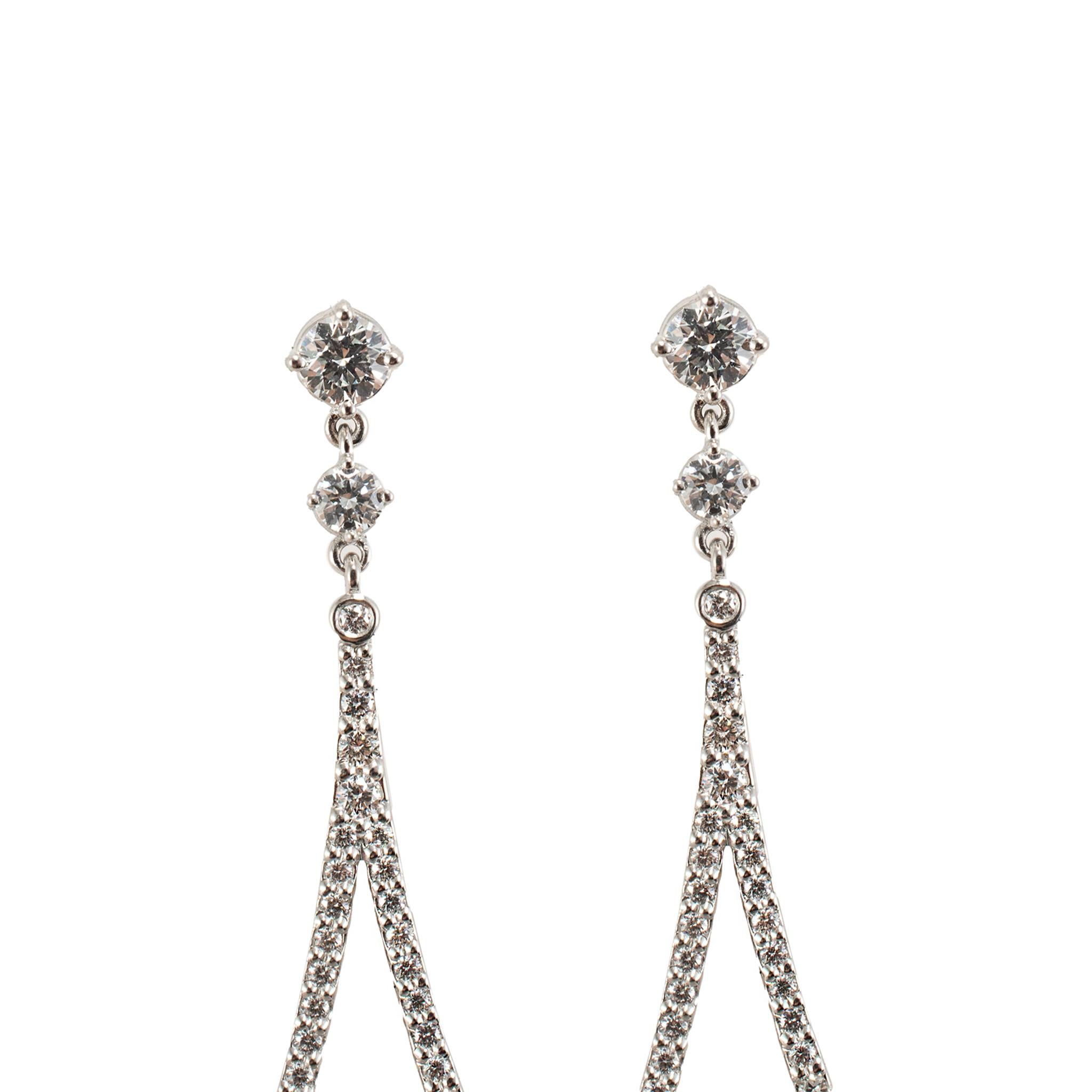 Tiffany & Co. Orecchini Enchant Scroll 950 in platino con diamanti a forma di lampadario In condizioni ottime in vendita a Houston, TX