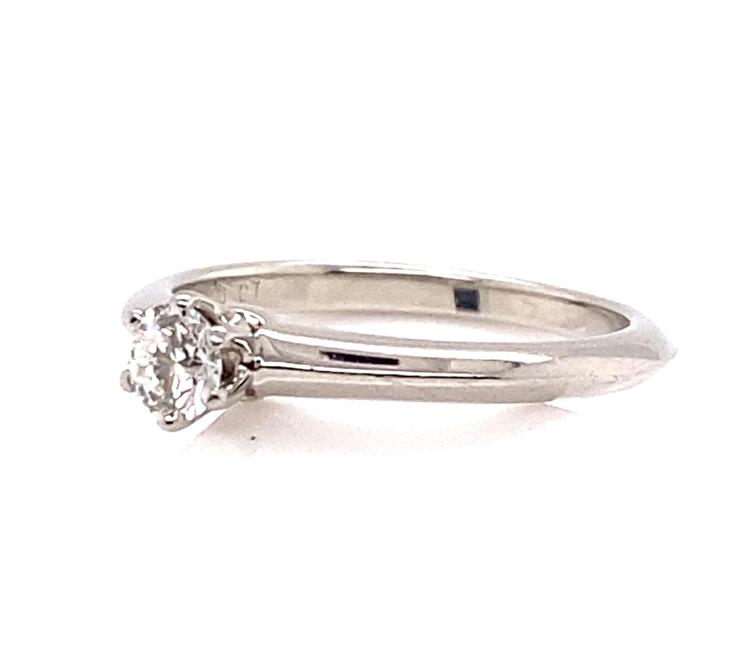 Tiffany & Co Bague de fiançailles .20ct G-VS1 Diamond Solitaire Platinum en vente 1