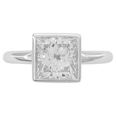 TIffany & Co. engagement ring features a 2.01 ct Princess Diamond Ring