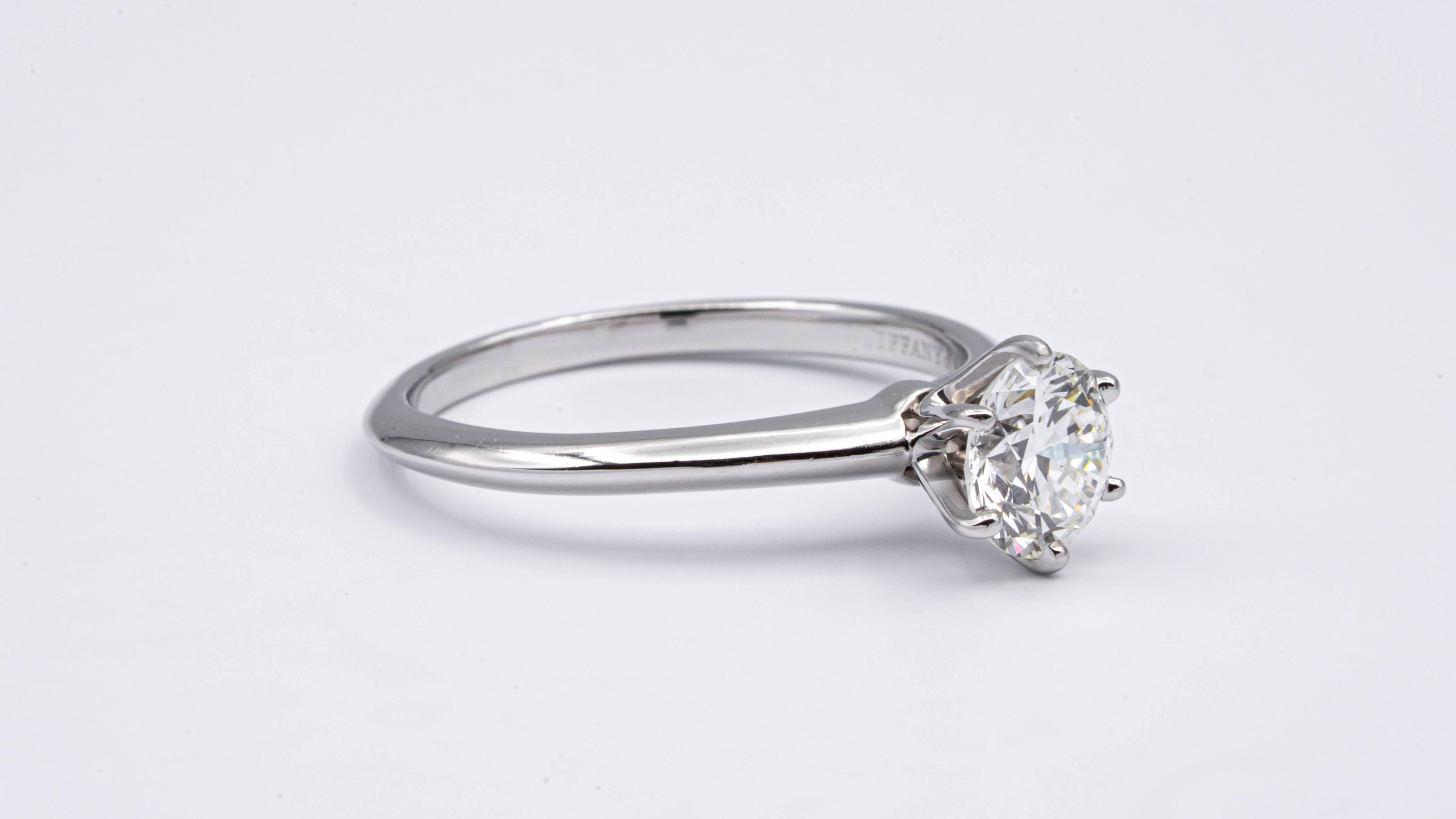 Modern Tiffany & Co. Engagement Ring with Round 1.26 Carat IVVS2 Plat
