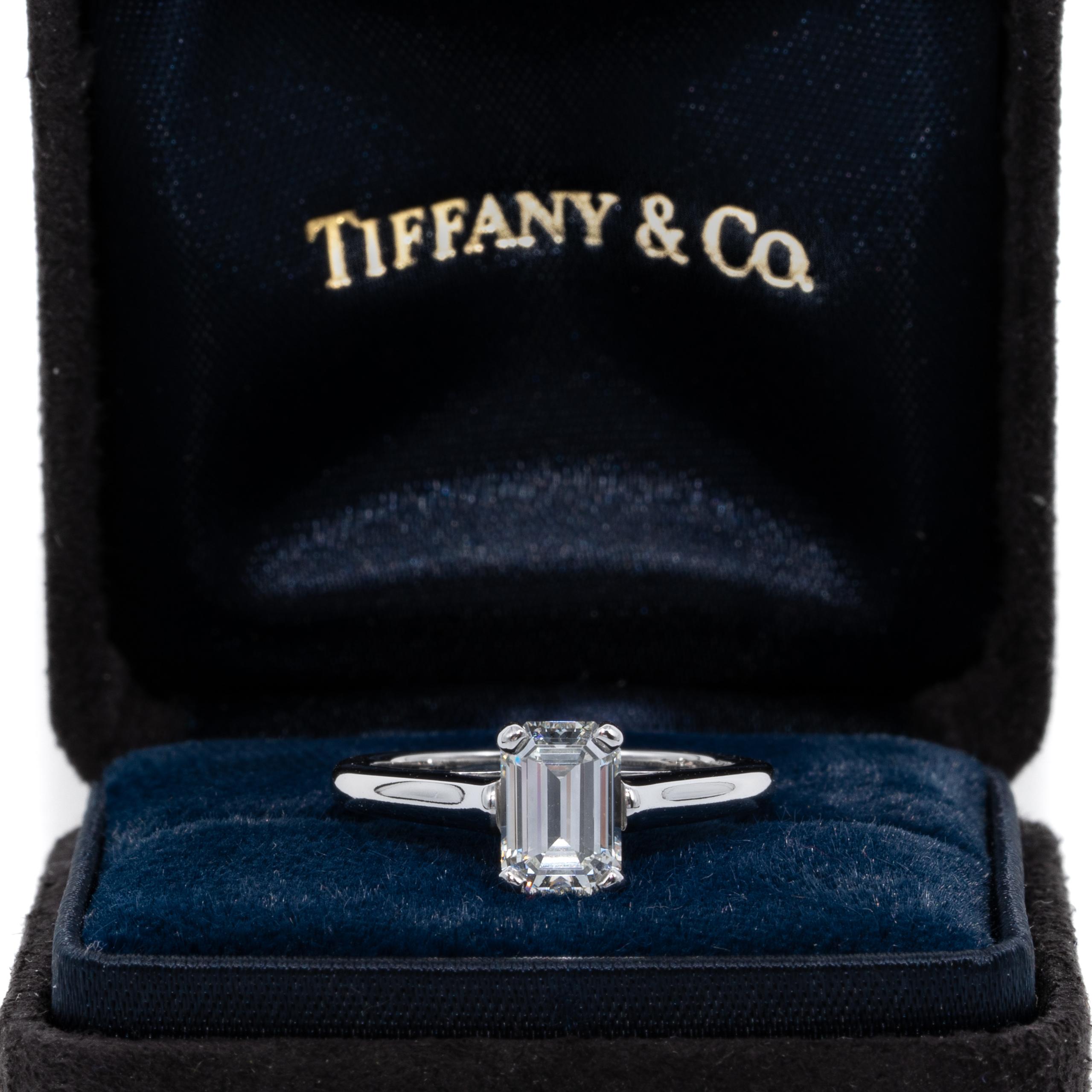 Women's or Men's Tiffany & Co. Engagement Ring with 1.07 Carat Emerald Cut Centre in Platinum