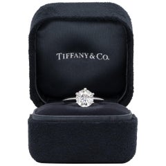 Tiffany 
Co. Engagement Ring with 1.91 Carat G VS1 Round Brilliant Centre