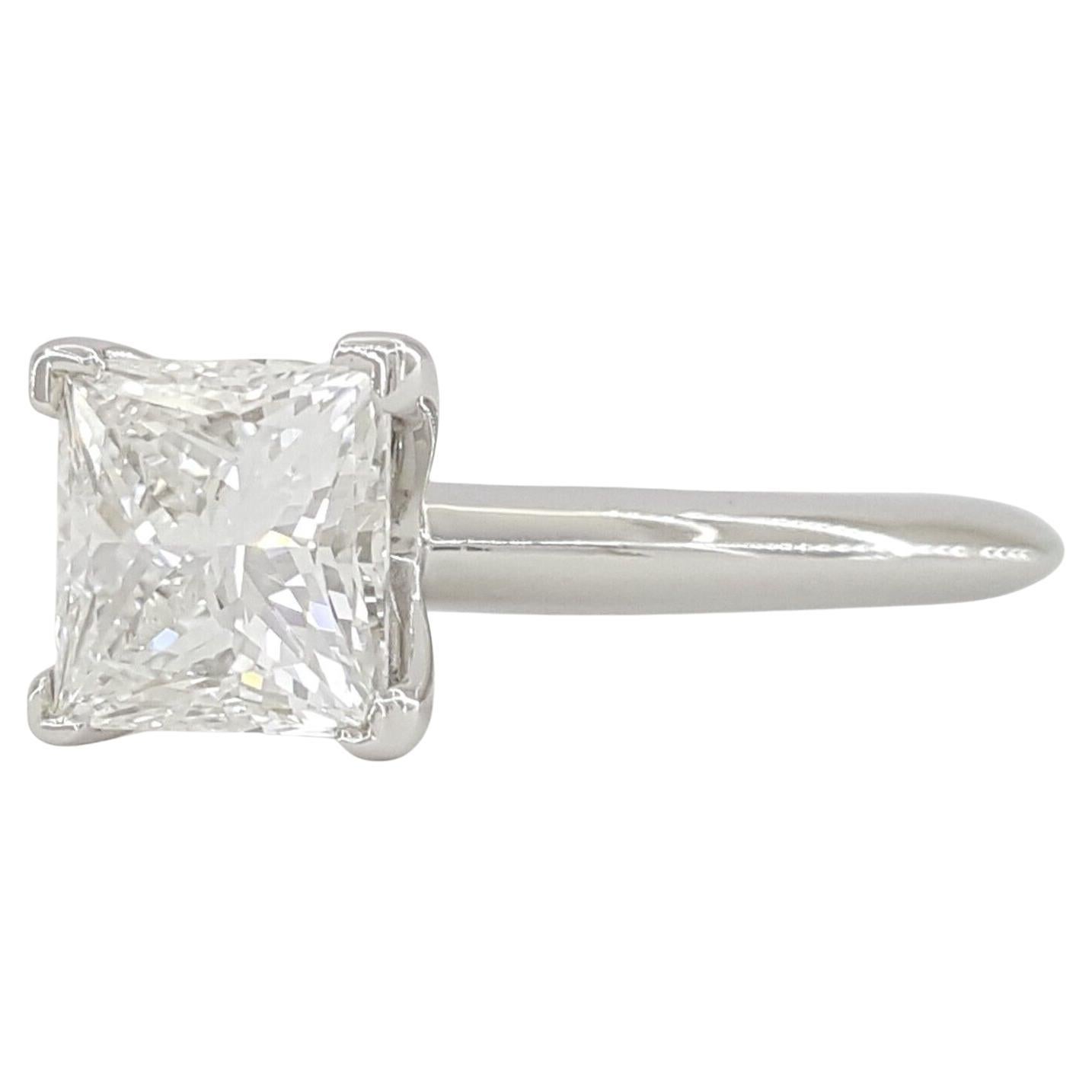 Tiffany & Co. Bague de fiançailles solitaire en platine et diamant Unisexe en vente
