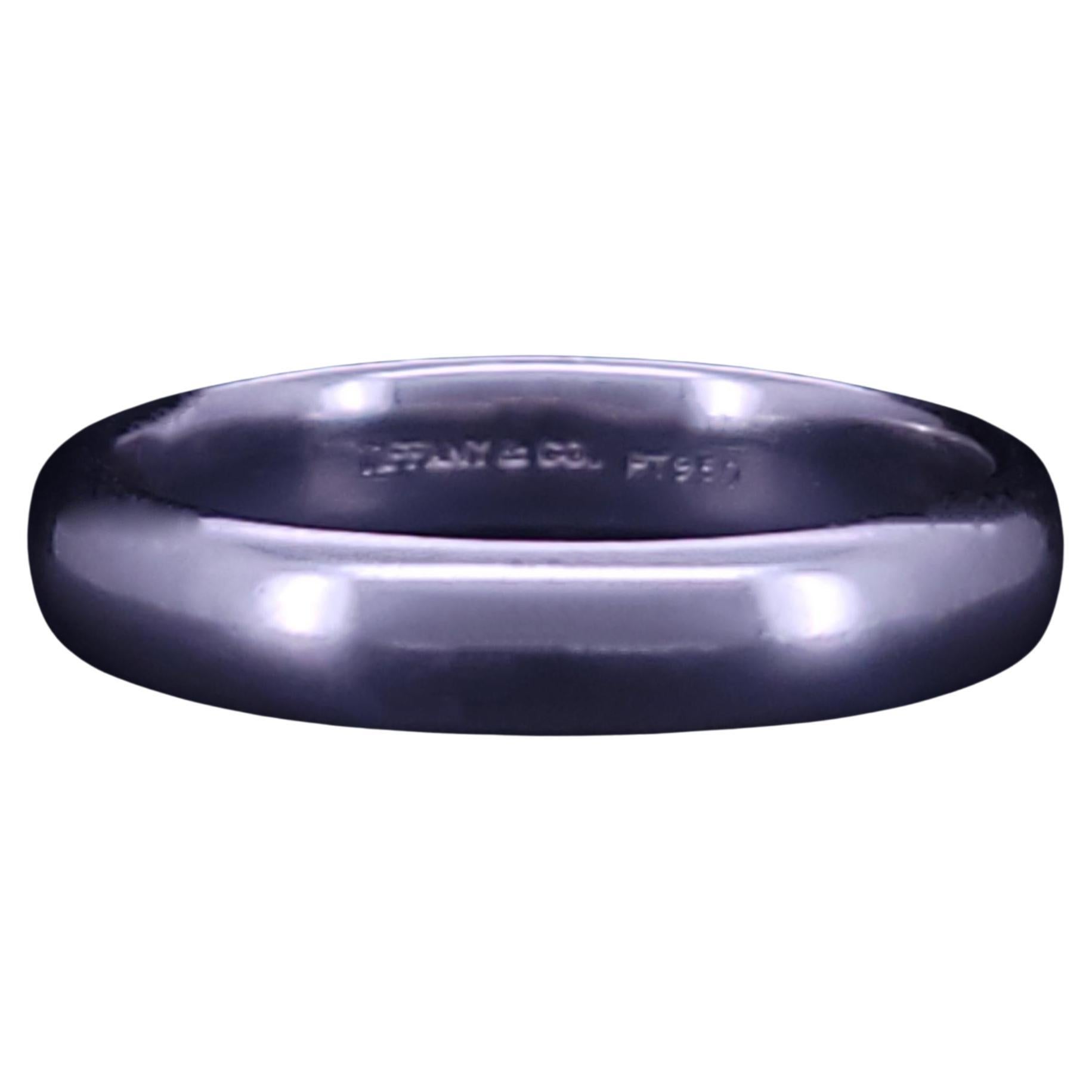 Tiffany 
Co. Engraved 4.3mm Platinum Band