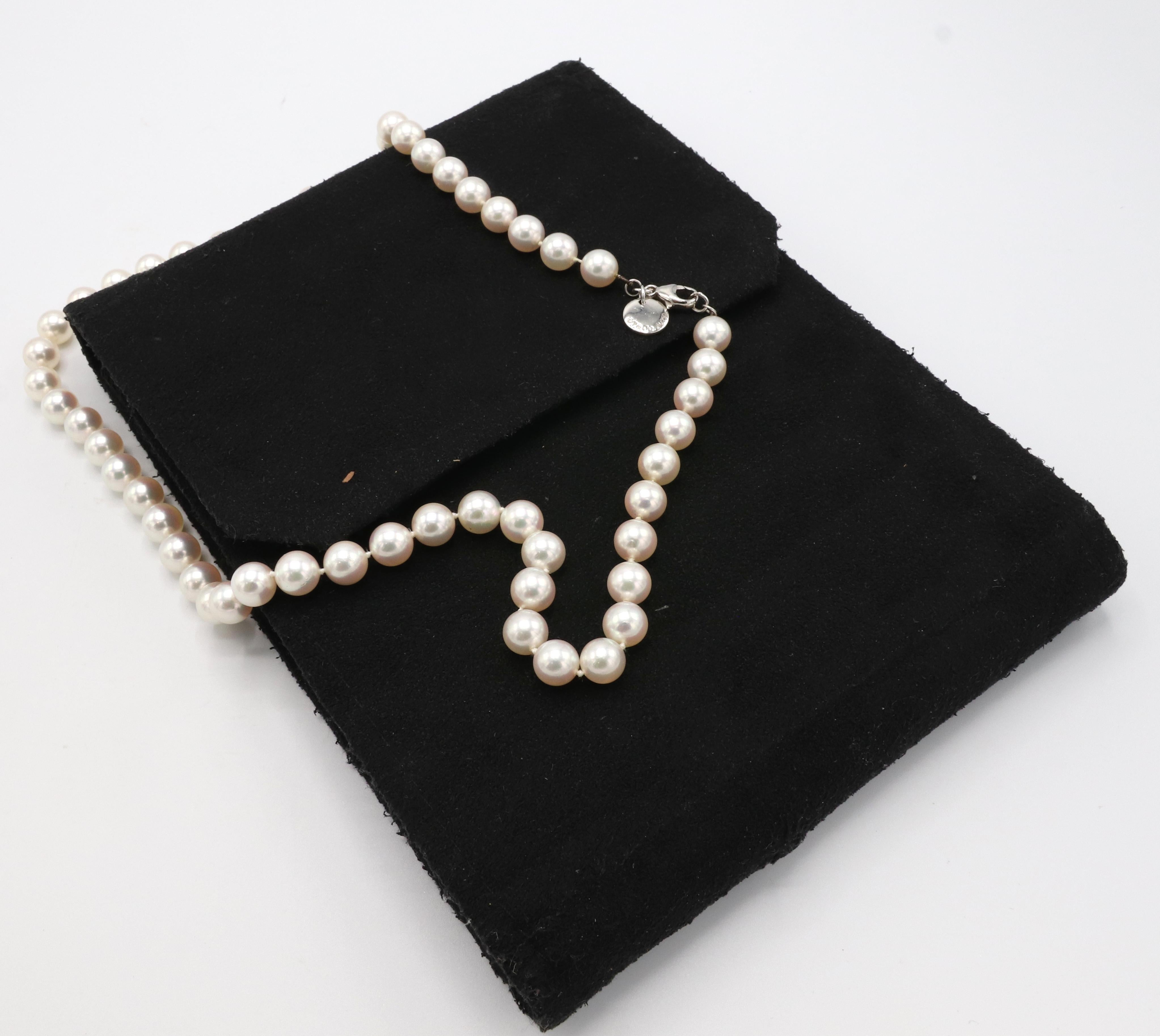Tiffany & Co. Essential Cultured Pearl 18 Karat White Gold Necklace  In Excellent Condition In  Baltimore, MD