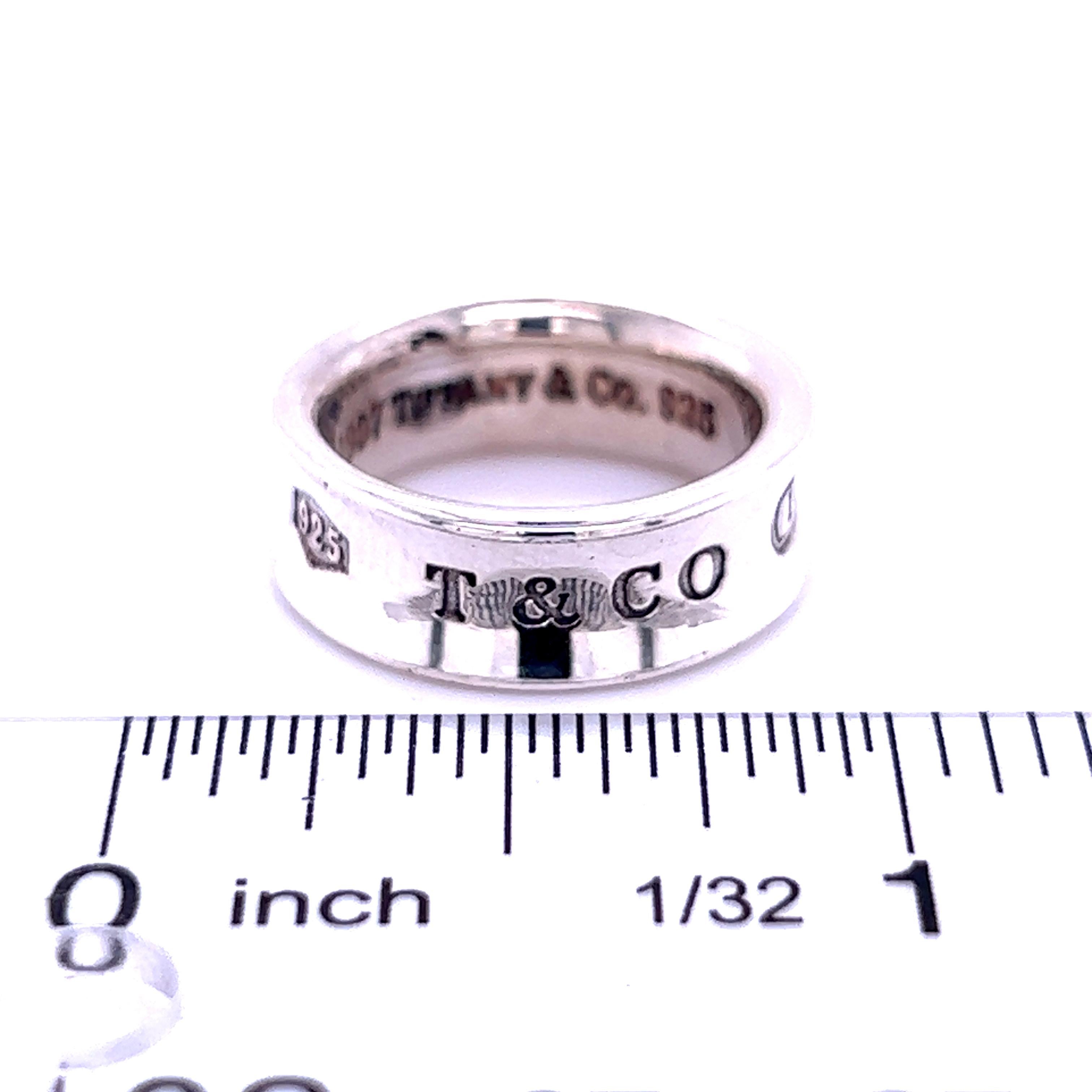 Authentic Tiffany & Co Estate 1837 Concave Band Size 4 Silver 7 mm TIF505

TRUSTED SELLER SINCE 2002

DETAILS
Style: 1837 Concave Band
Ring Size: 4
Height: 7 mm
Weight: 4.1 Grams
Metal: Sterling Silver

We try to present our estate items as best as