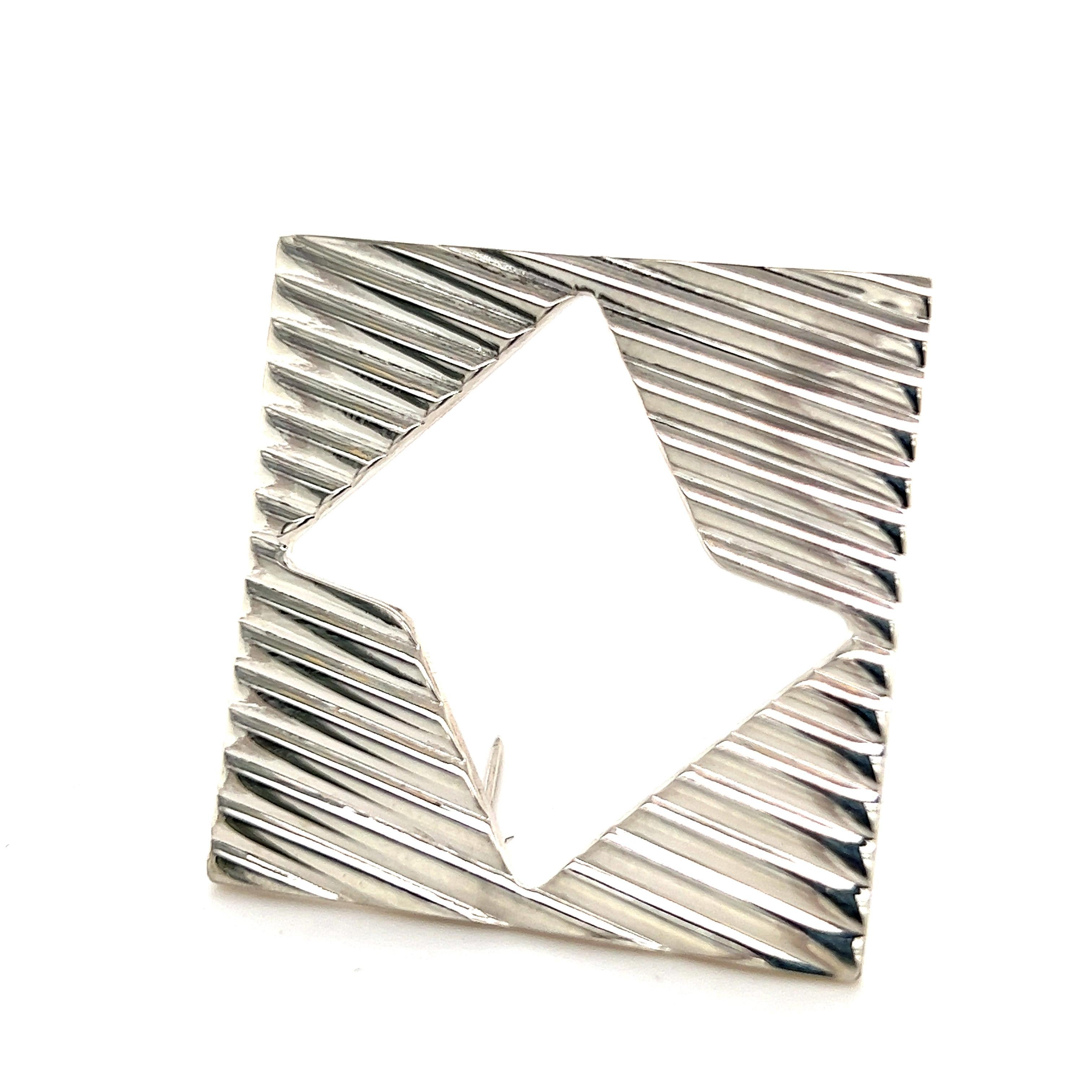 Tiffany & Co Estate Abstract Brooch Sterling Silver 14.8 Grams TIF221
 
TRUSTED SELLER SINCE 2002
 
PLEASE SEE OUR HUNDREDS OF POSITIVE FEEDBACKS FROM OUR CLIENTS!!
 
FREE SHIPPING!!

DETAILS
Style: Abstract
Weight: 14.8 Grams
Metal: Sterling