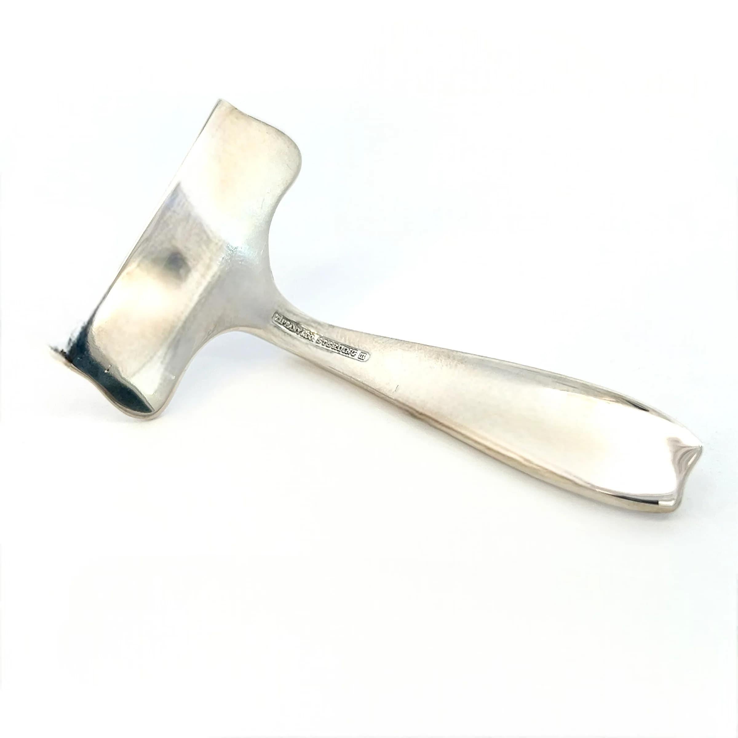 Autentico Tiffany & Co Estate Tiffany & Co Estate Spingi pappa in argento Sterling TIF707

Appena lucidato, pronto per essere inciso!

VENDITORE DI FIDUCIA DAL 2002

SI PREGA DI VEDERE LE NOSTRE CENTINAIA DI FEEDBACK POSITIVI DA PARTE DEI NOSTRI