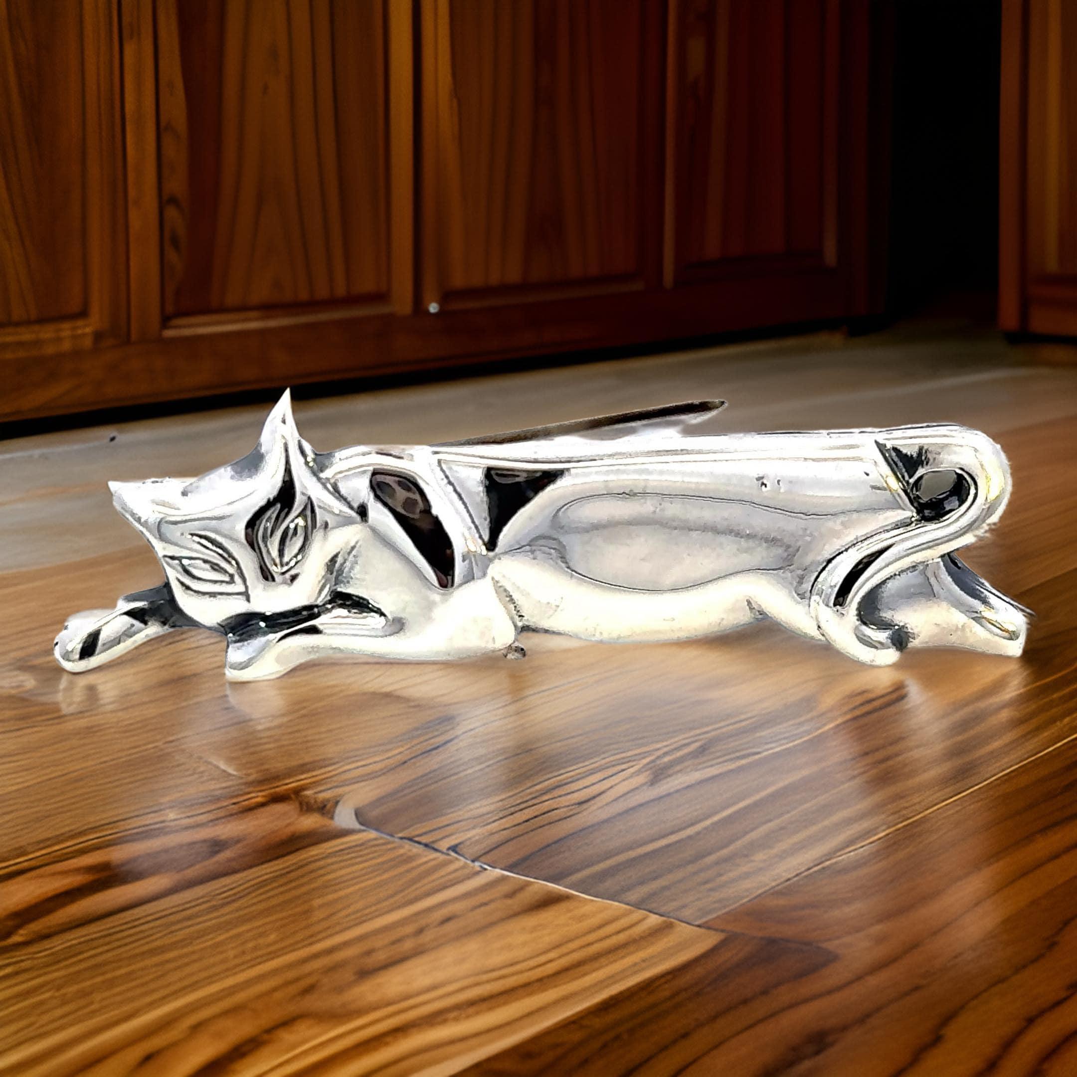 AuthenticTiffany & Co Estate Cat Brooch Sterling Silver 11 Grams TIF843

TRUSTED SELLER SINCE 2002

PLEASE SEE OUR HUNDREDS OF POSITIVE FEEDBACKS FROM OUR CLIENTS!!

FREE SHIPPING
Weight: 11 Grams
Shape: Cat Brooch
W 2 x 0.5 inch 
Material: Sterling